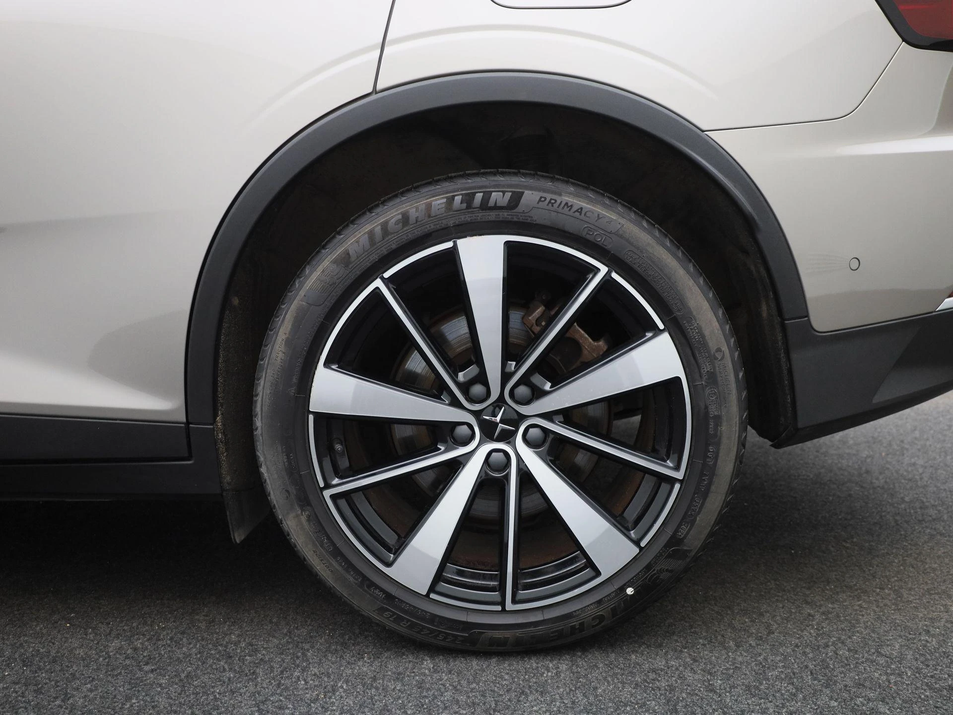 Polestar-2-image-12