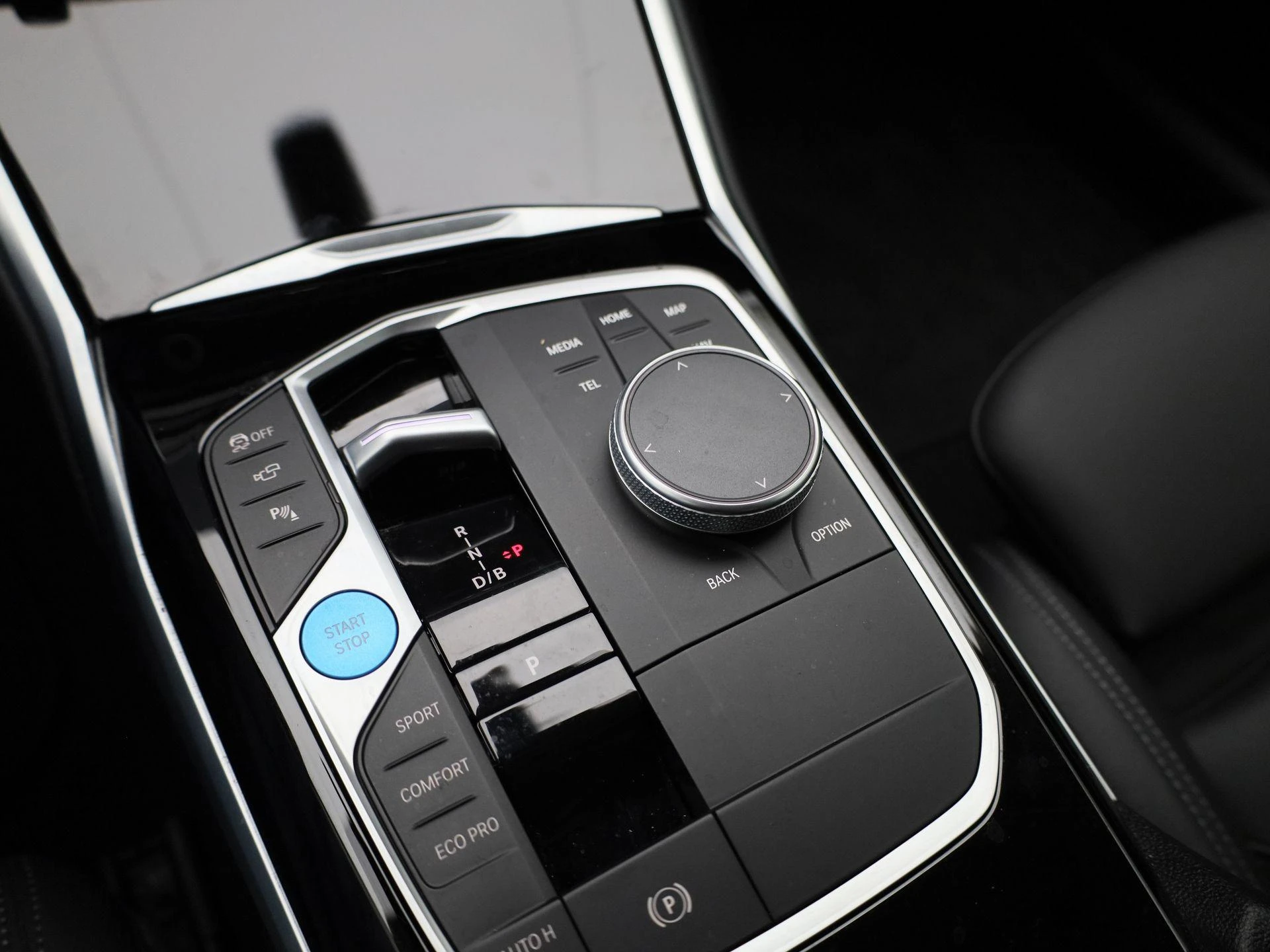 BMW-i4-image-23