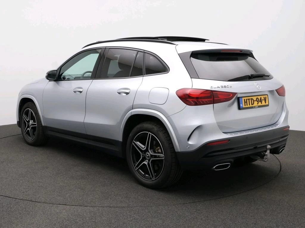 Mercedes-Benz-GLA-image-1