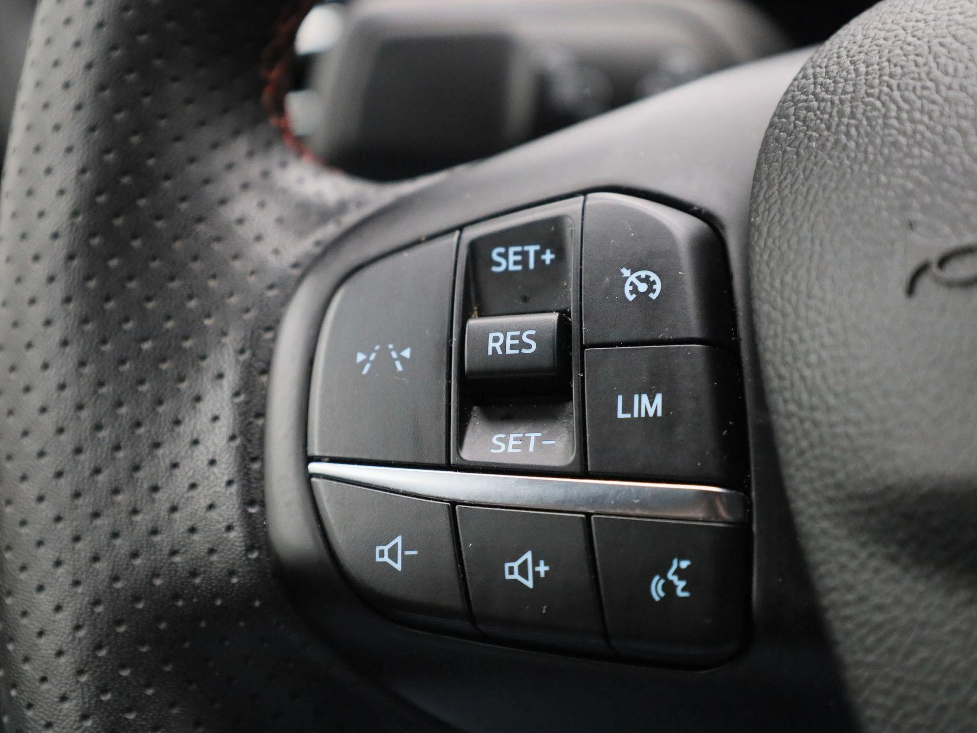 Ford-Kuga-image-19