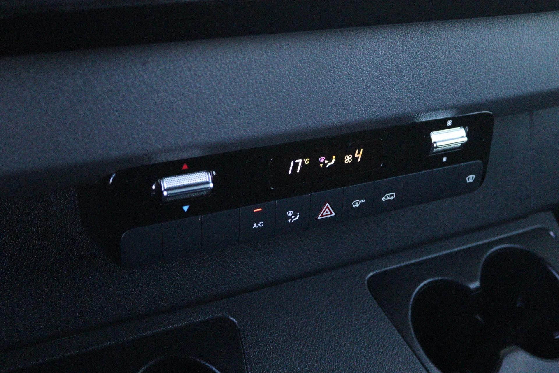 Mercedes-Benz-Sprinter-image-12