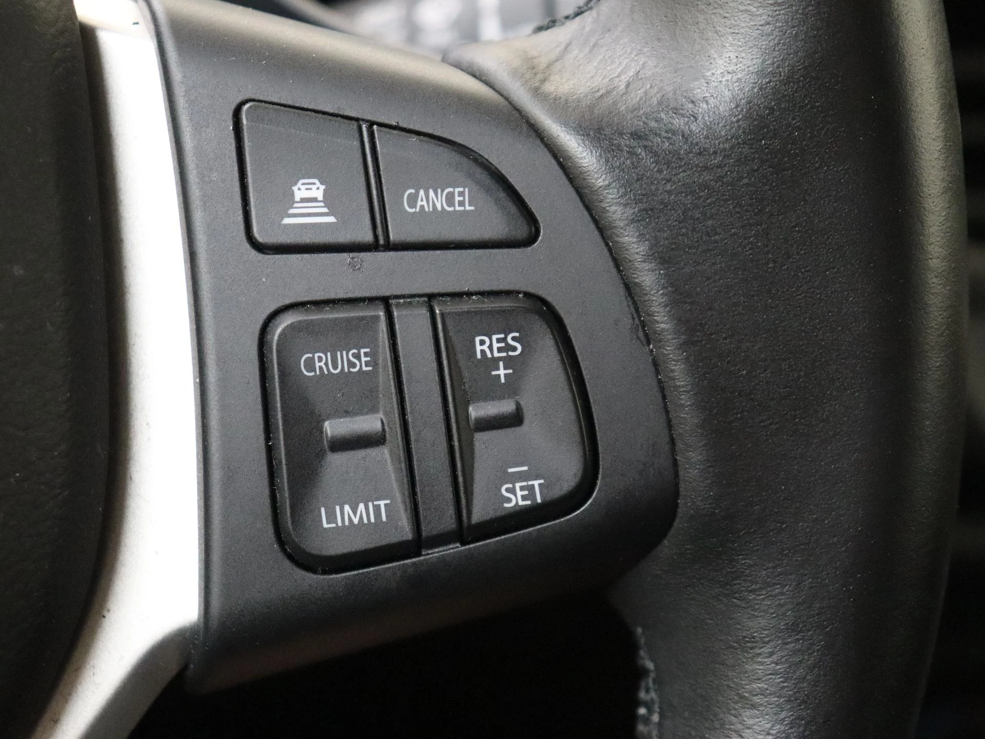 Suzuki-S-Cross-image-13