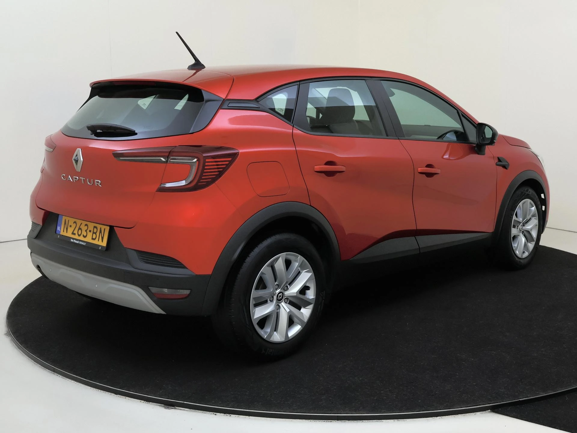 Renault-Captur-image-3