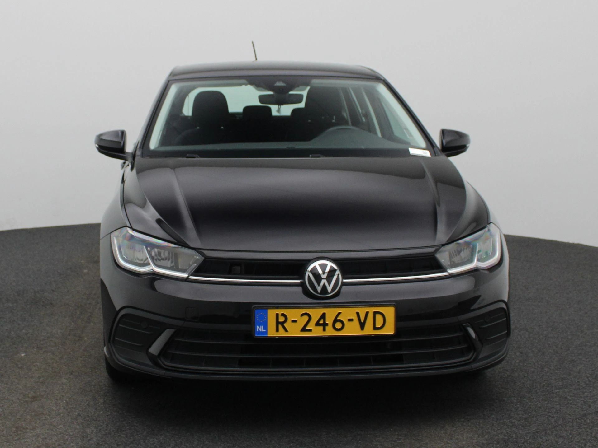 Volkswagen-Polo-image-4