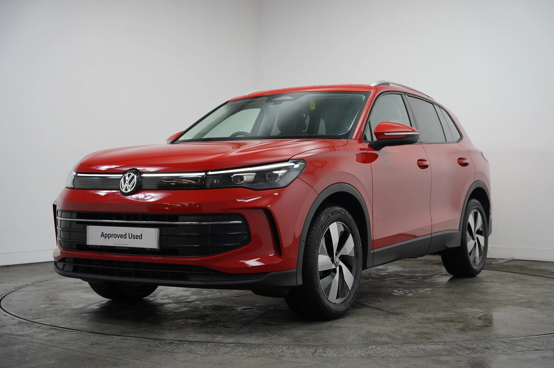 Volkswagen-Tiguan-image-36