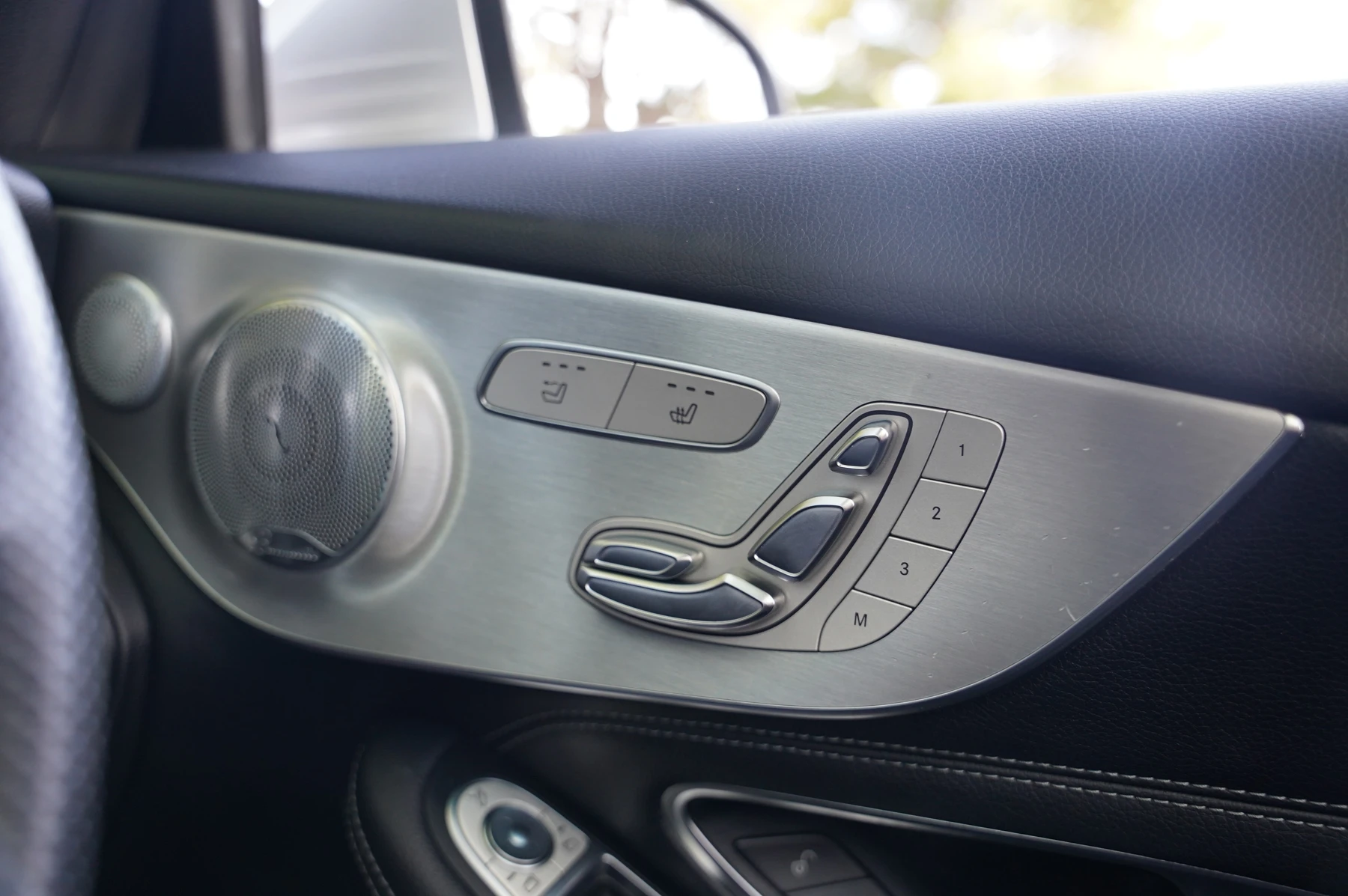 Mercedes-Benz-C-Class-image-21