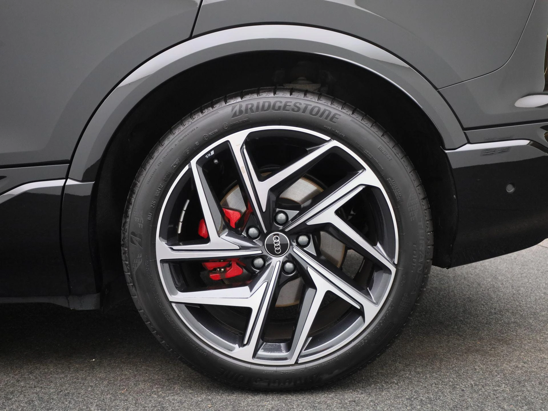 Audi-Q6 e-tron-image-12
