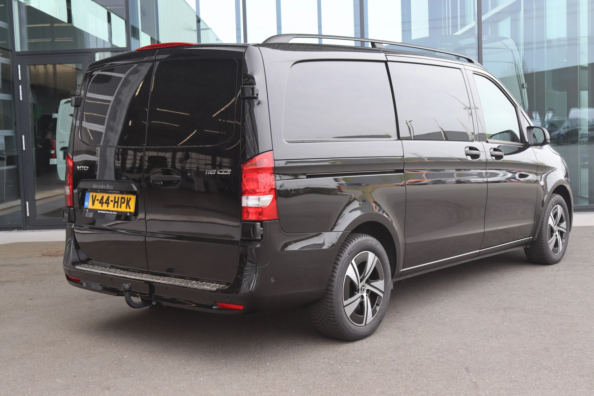 Mercedes-Benz-Vito-image-1