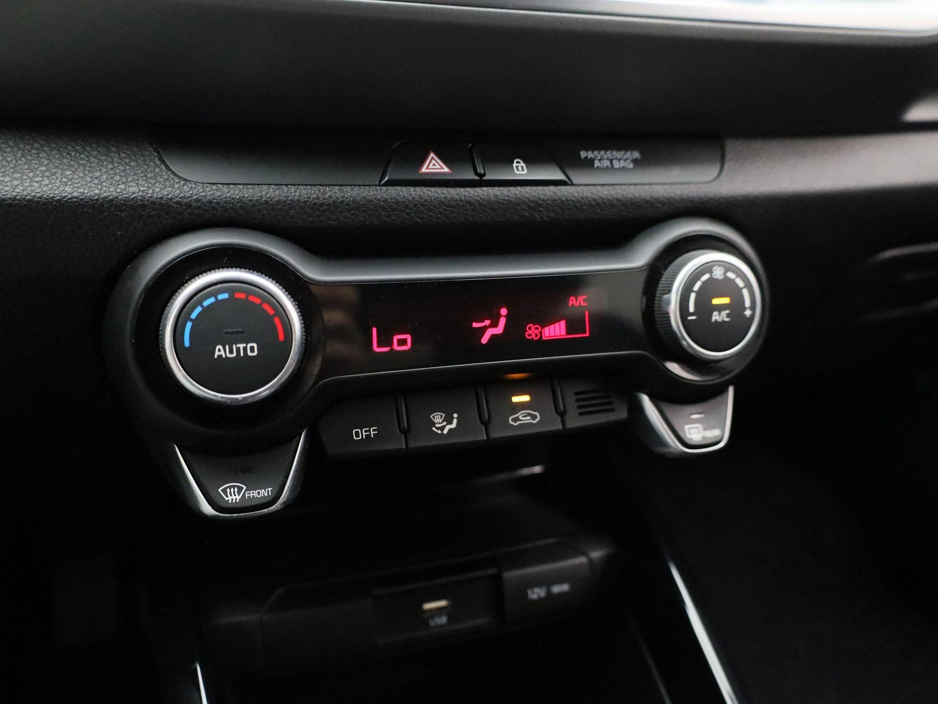 Kia-Stonic-image-23