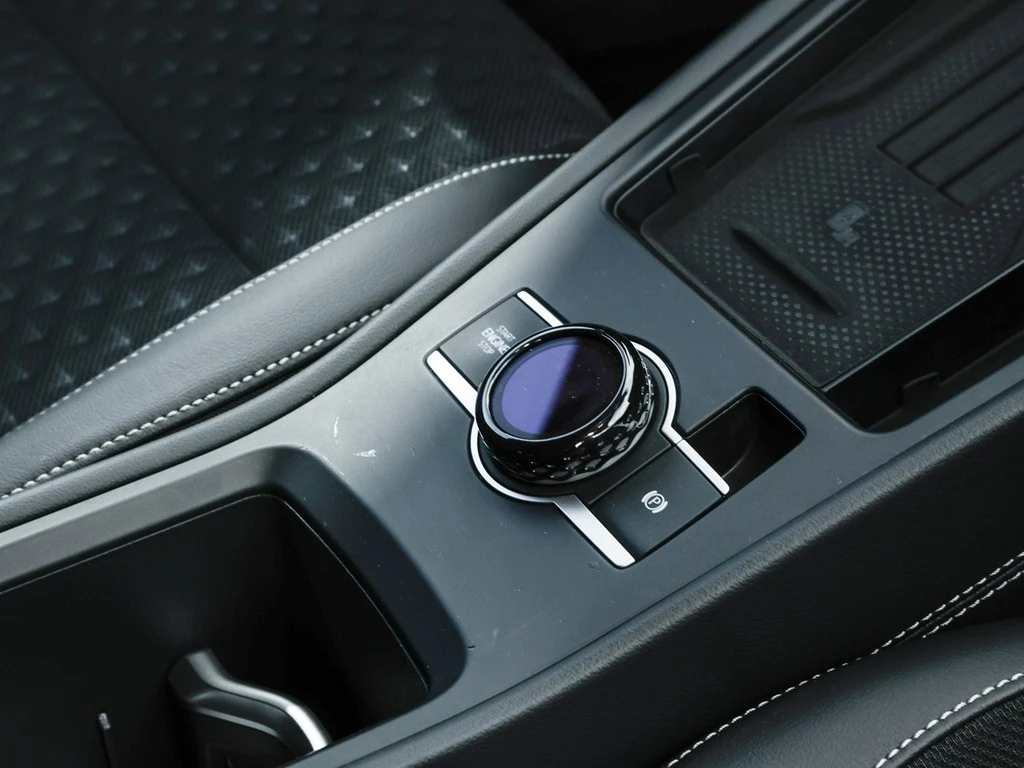 Volkswagen-T-Roc-image-8