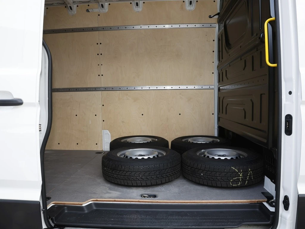 Volkswagen-Crafter-image-7