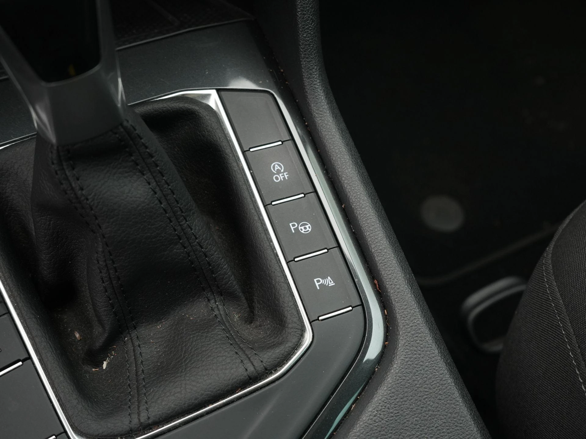 Volkswagen-Tiguan-image-25