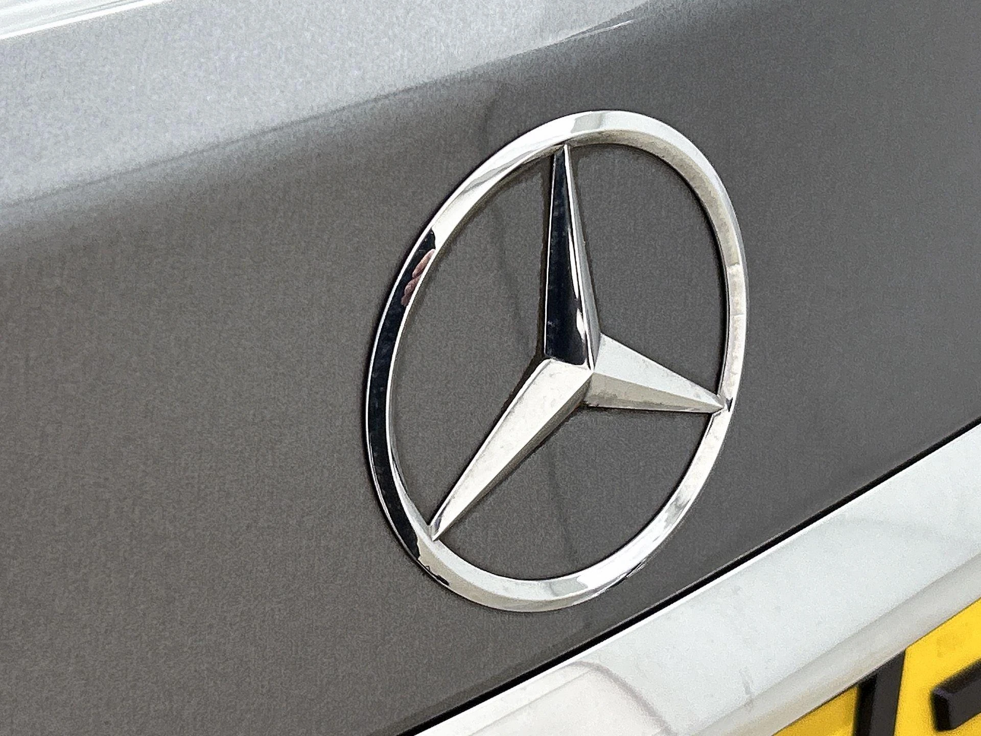 Mercedes-Benz-C-Klasse-image-30