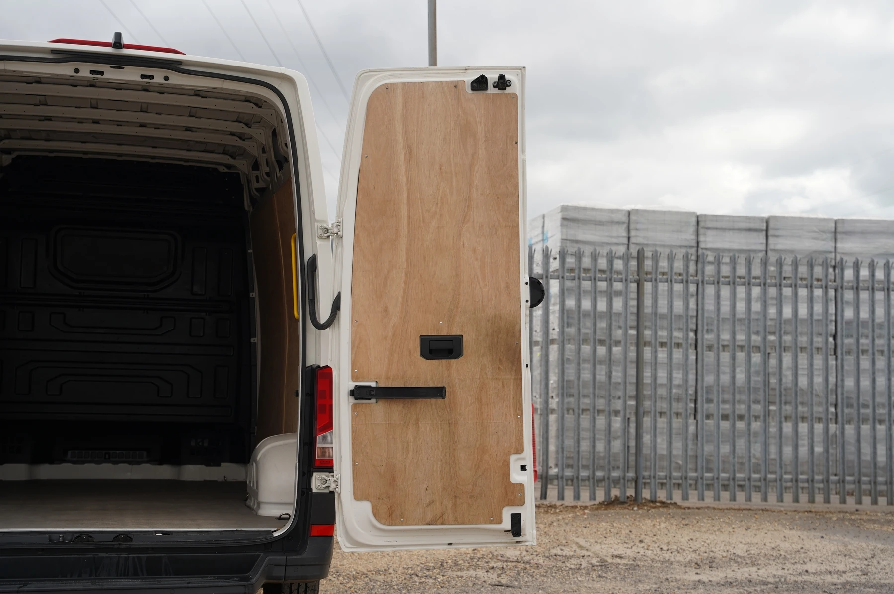 Volkswagen-Crafter-image-32