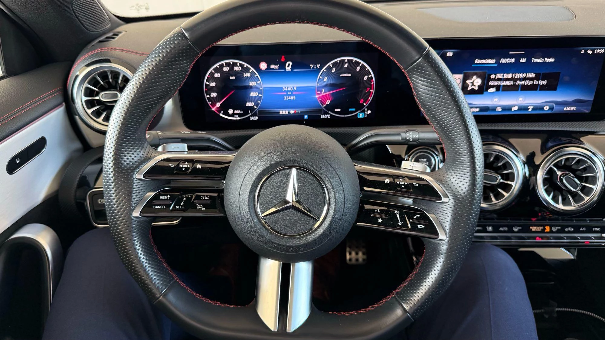 Mercedes-Benz CLA 200 Star Edition + AMG + PANORAMISCH DAK + TREKHAAK + KEY LESS +