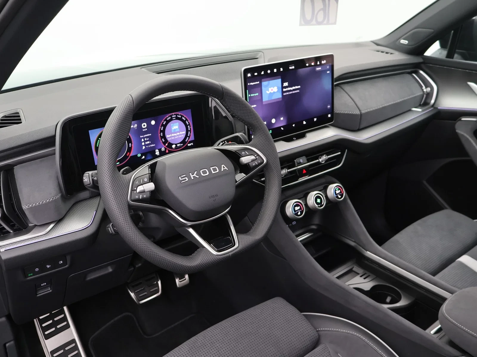Škoda Kodiaq PHEV Kodiaq Sportline PHEV 1.5TSI 204PK *AUTOMAAT*PANO*SPORTSEATS*NAVI*APP CONNECT*BLTH*CRUISE*PDC*...