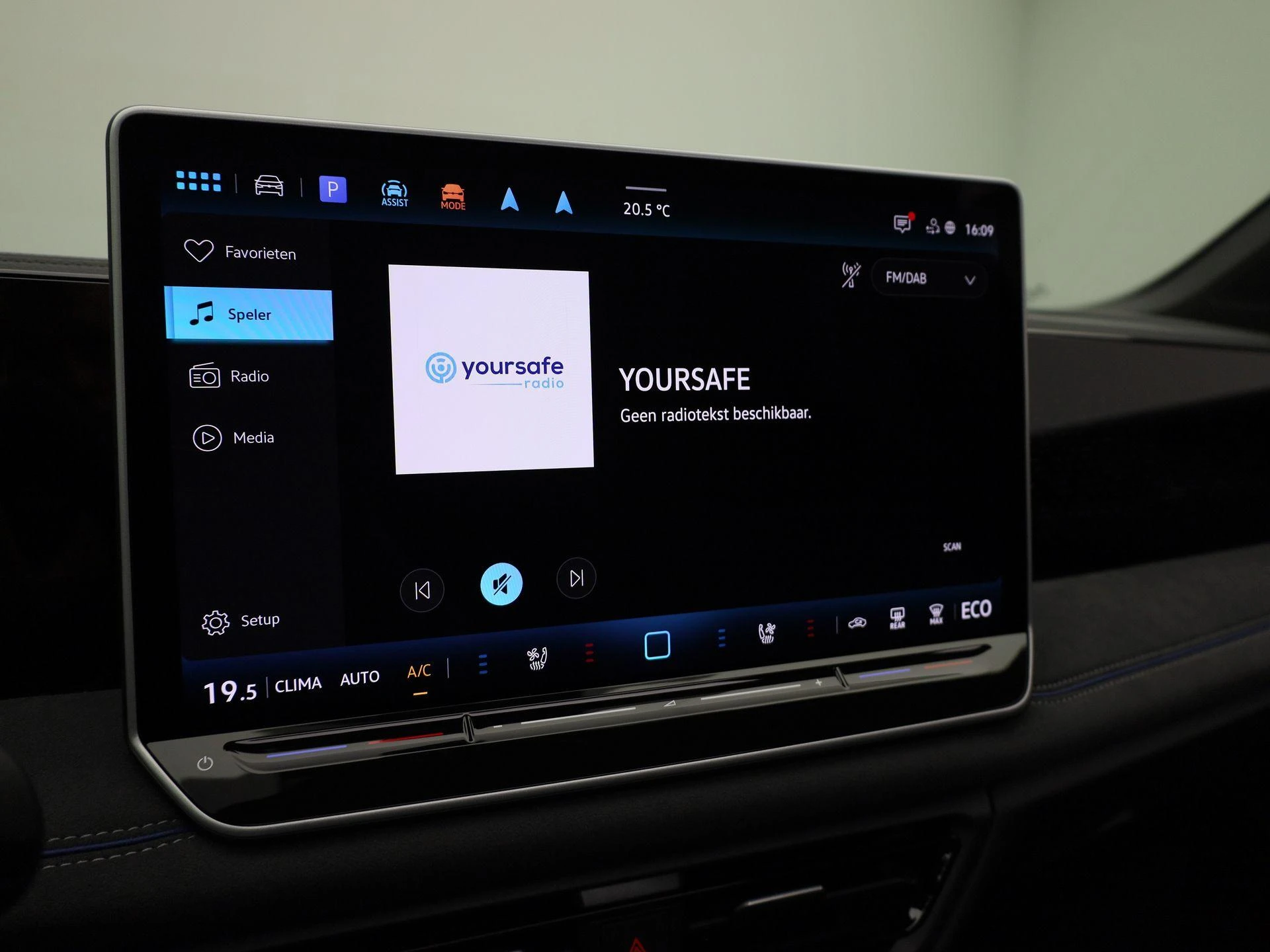 Volkswagen-Tiguan-image-26