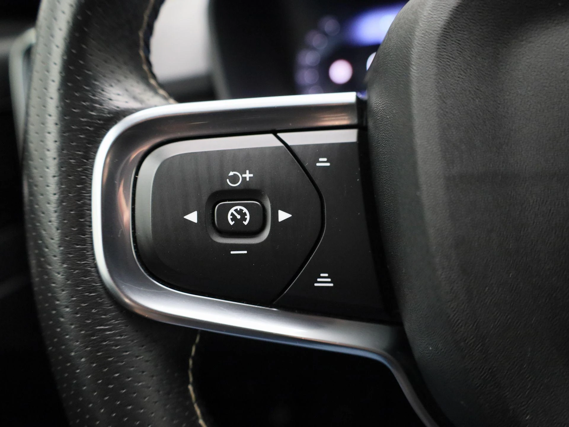 Volvo-XC40-image-21