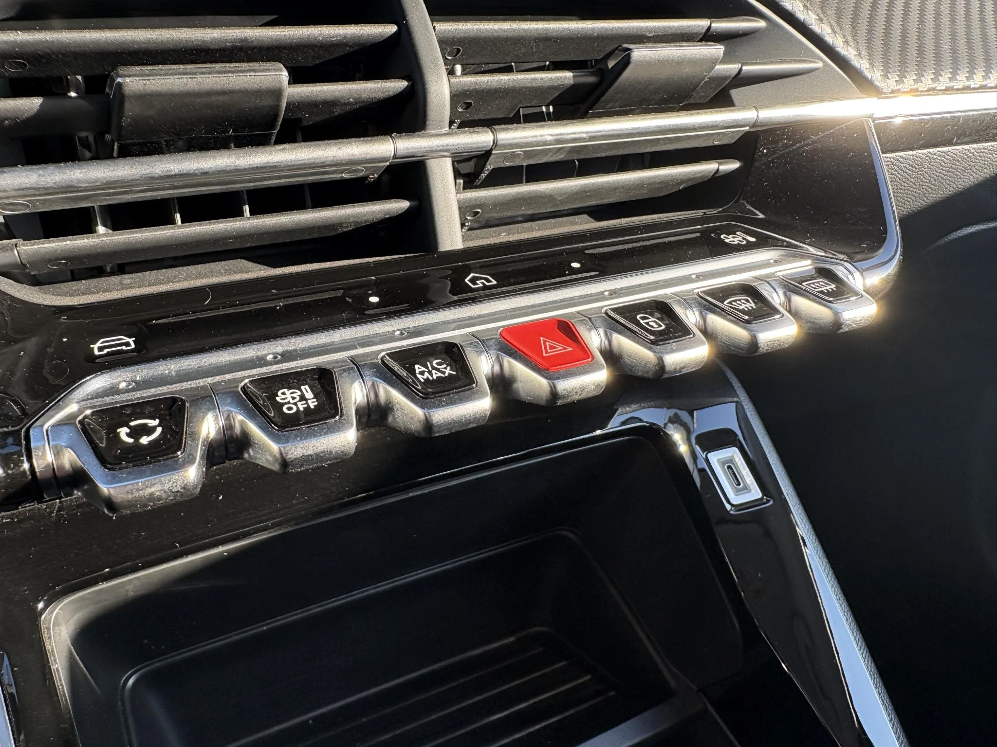 Peugeot-208-image-16