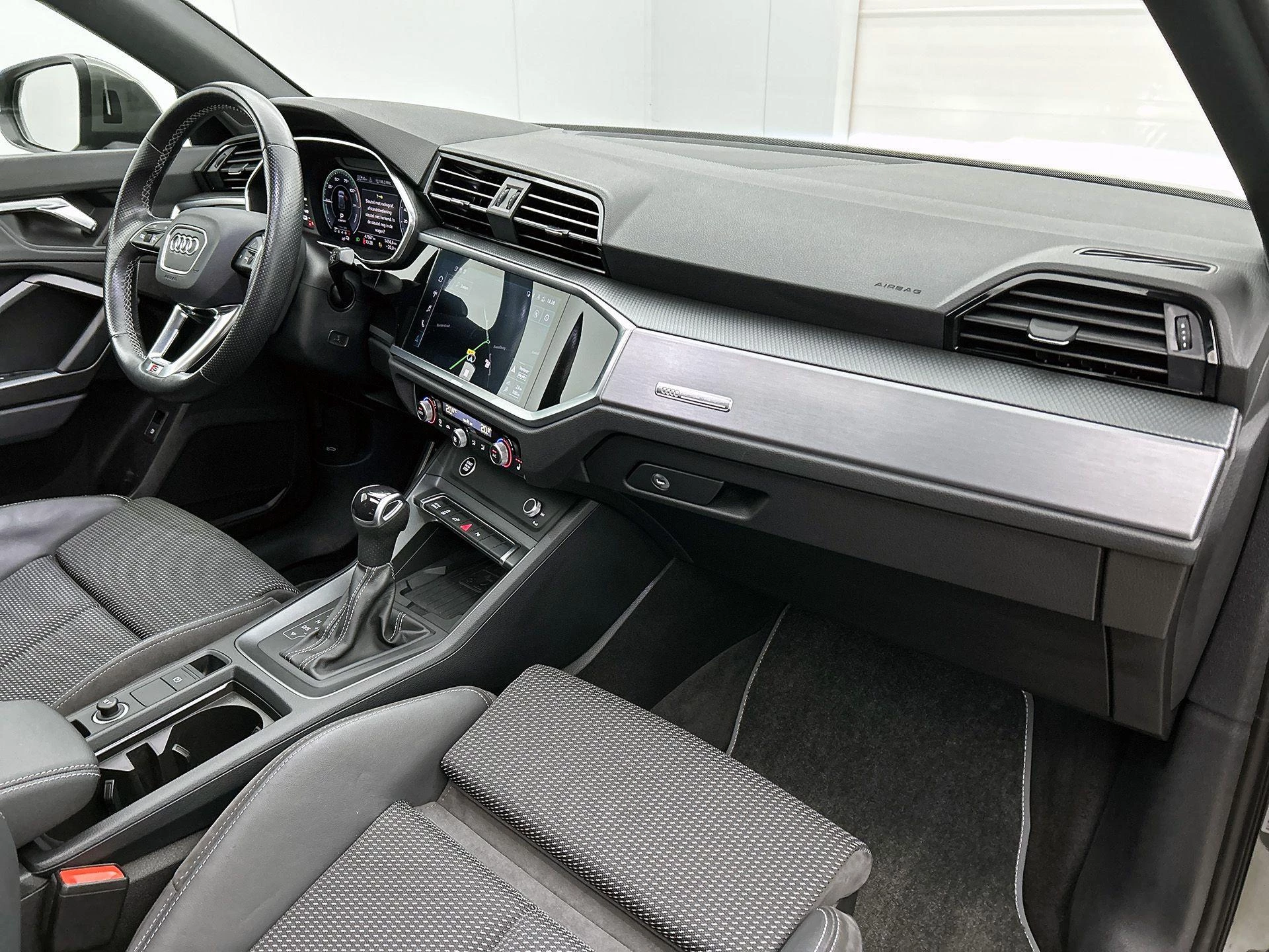 Audi Q3 45 TFSI e S edition