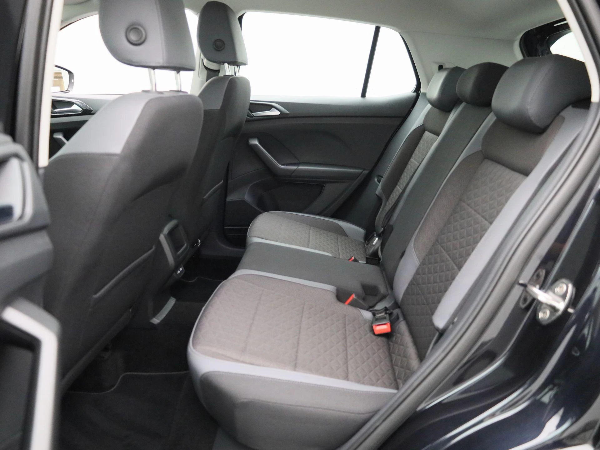 Volkswagen-T-Cross-image-10