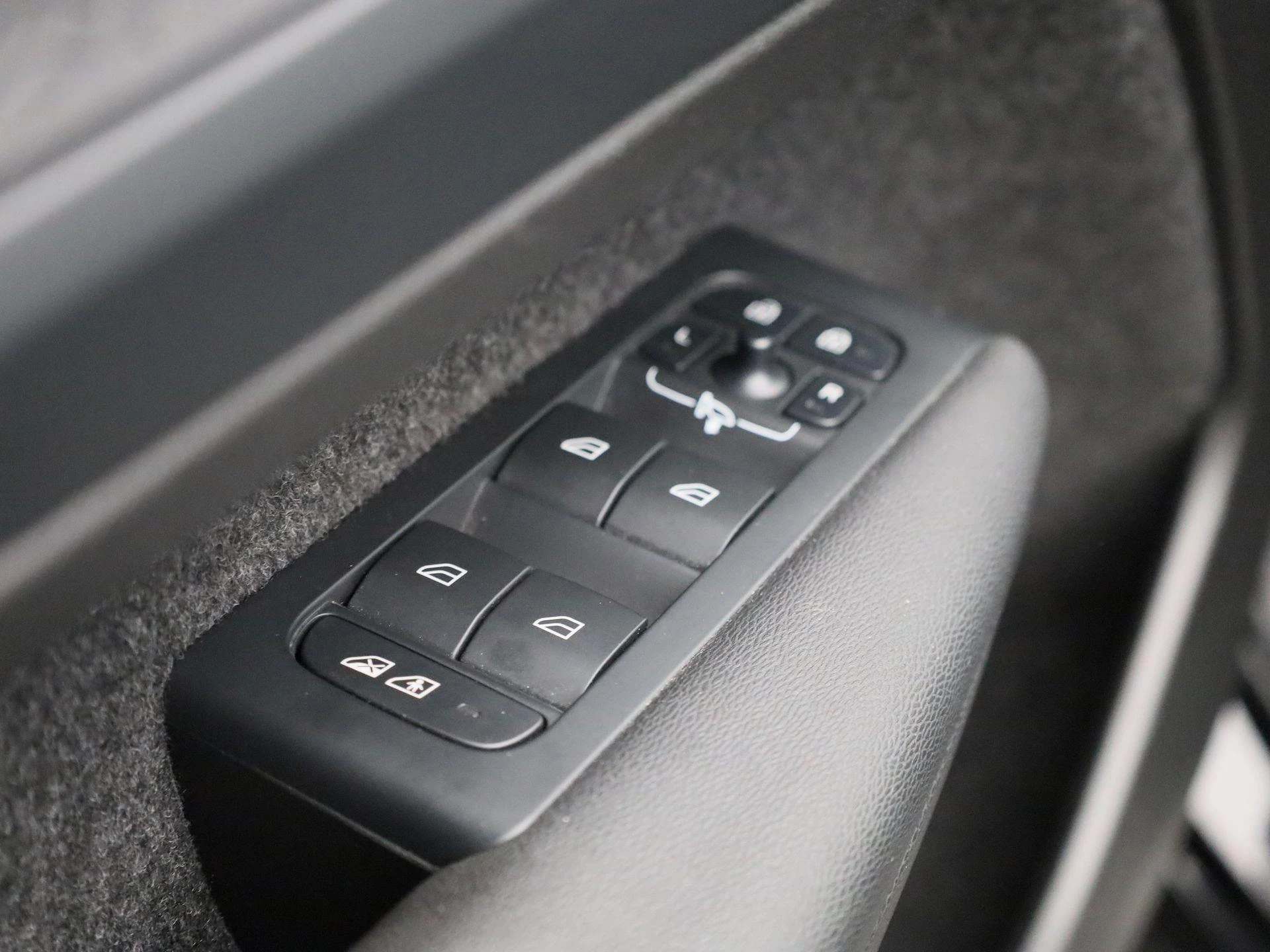 Volvo XC40 Recharge Core