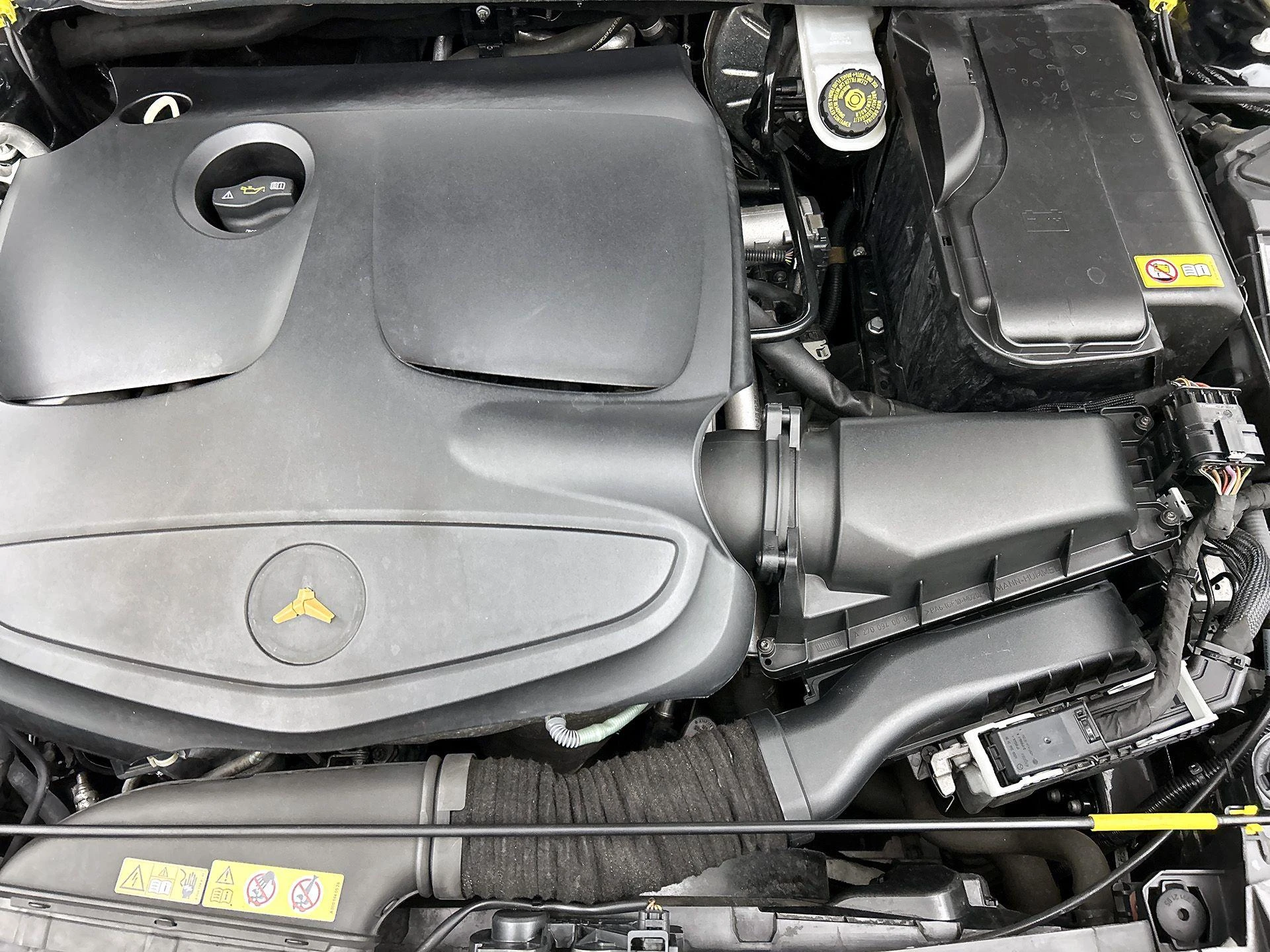 Mercedes-Benz-CLA-image-25
