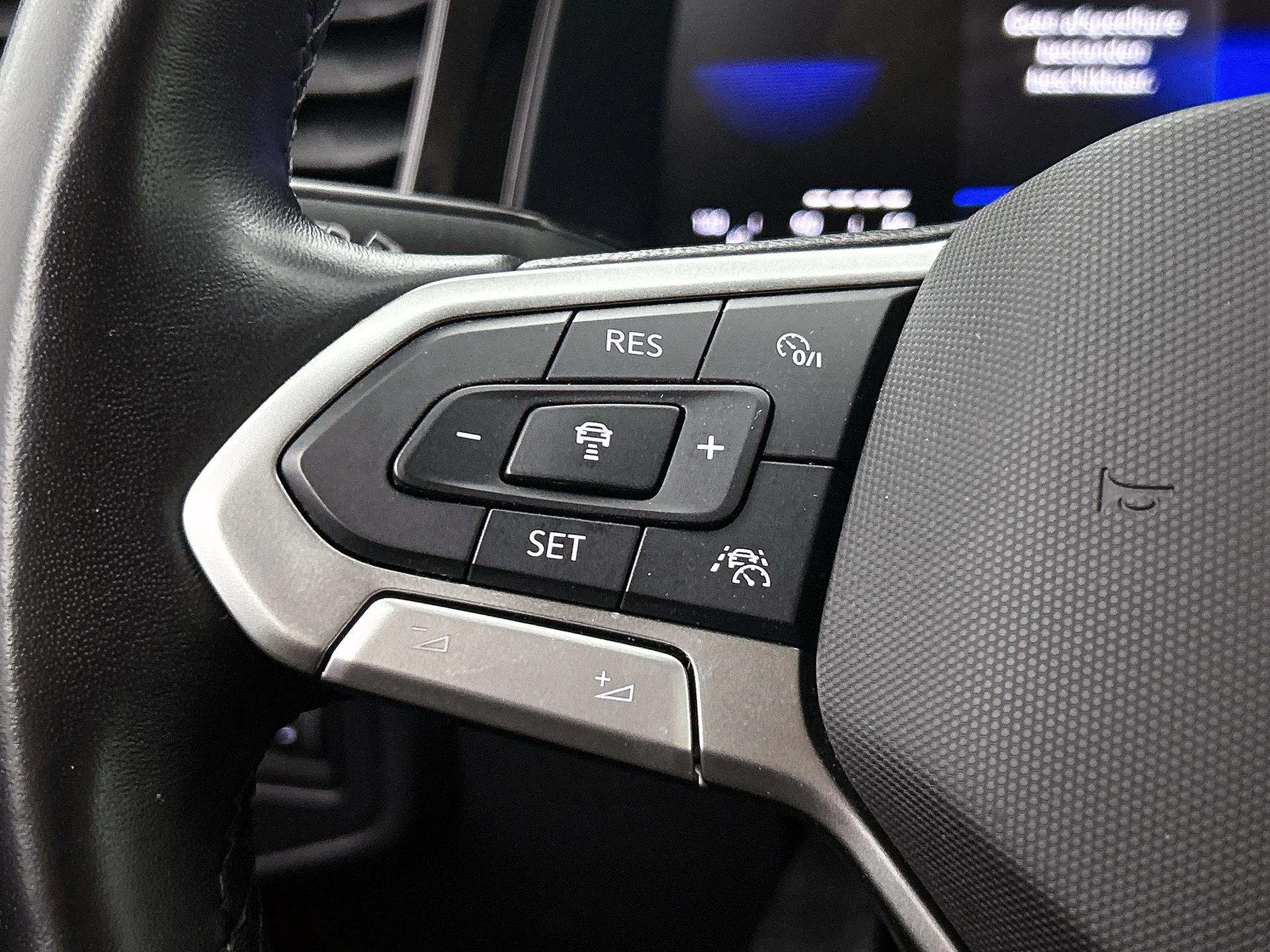Volkswagen-Polo-image-5