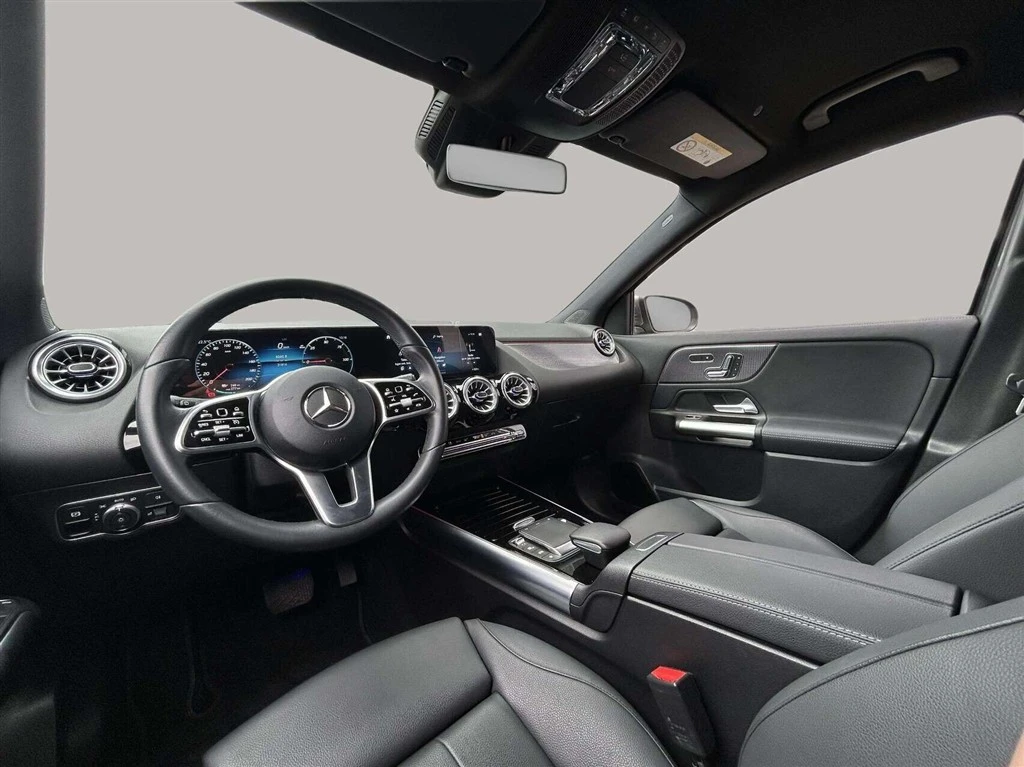 Mercedes-Benz-EQA-image-11