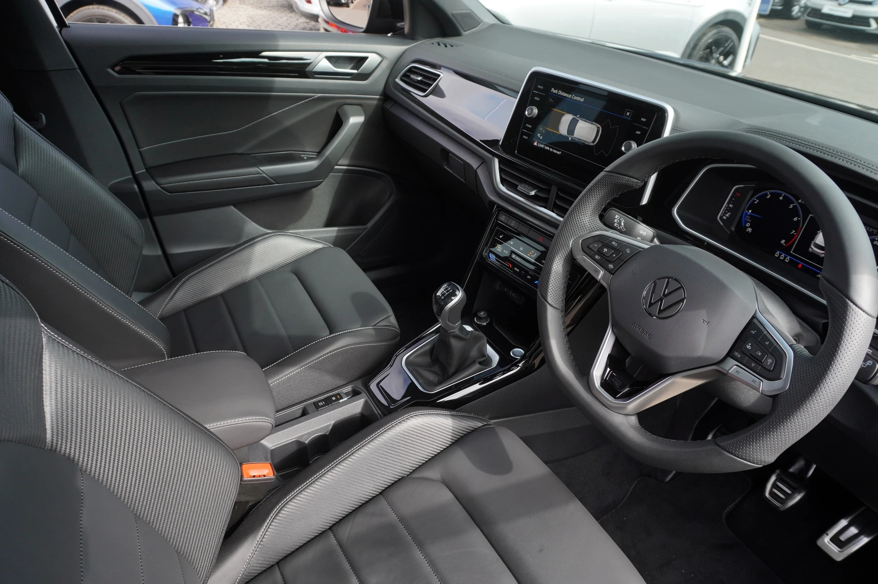 Volkswagen-T-Roc-image-5