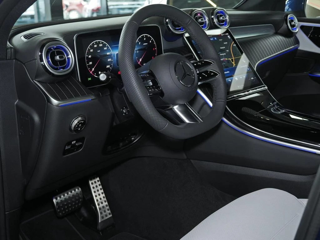 Mercedes-Benz-GLC 220 d-image-5