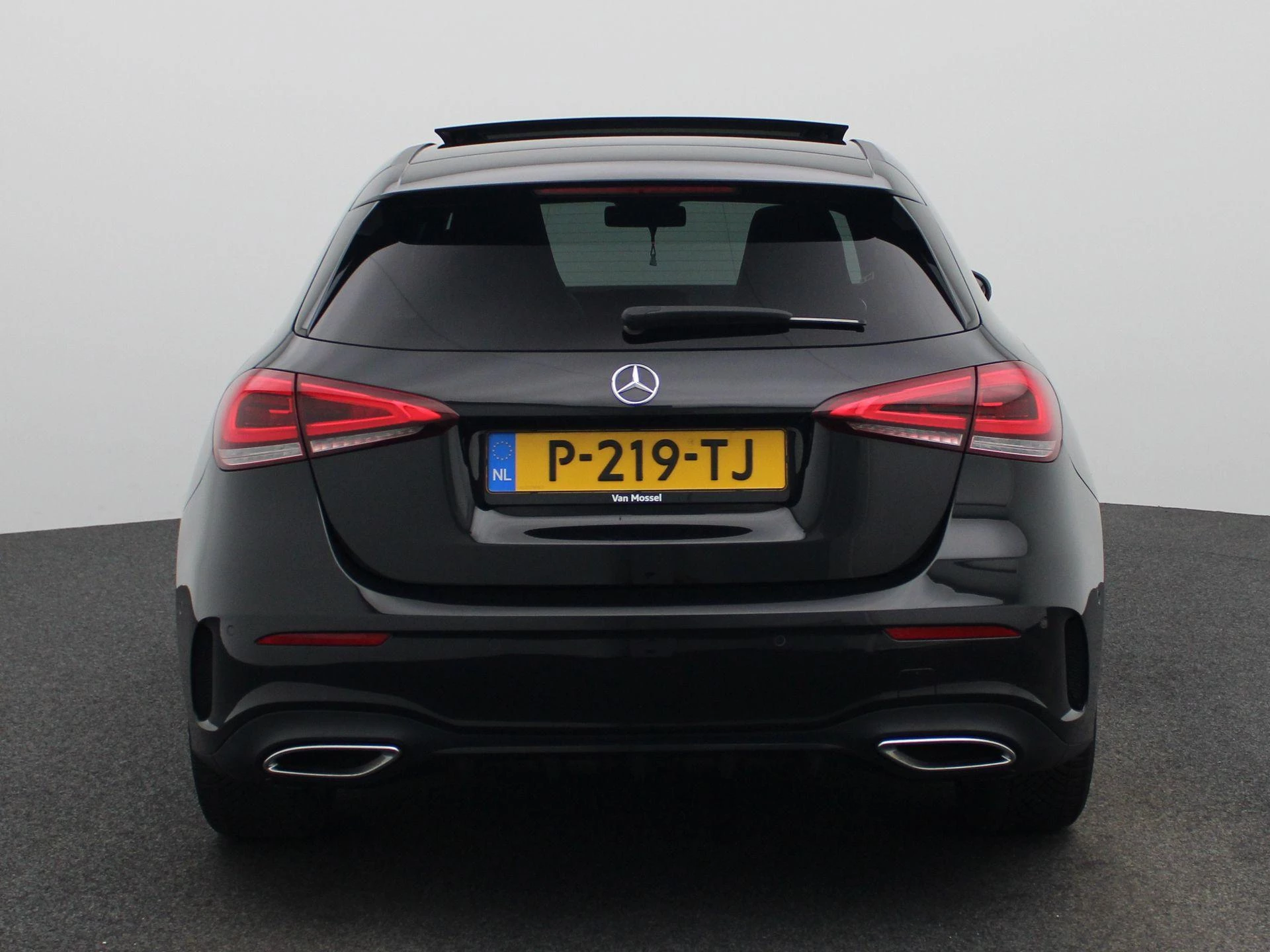 Mercedes-Benz-A-Klasse-image-4
