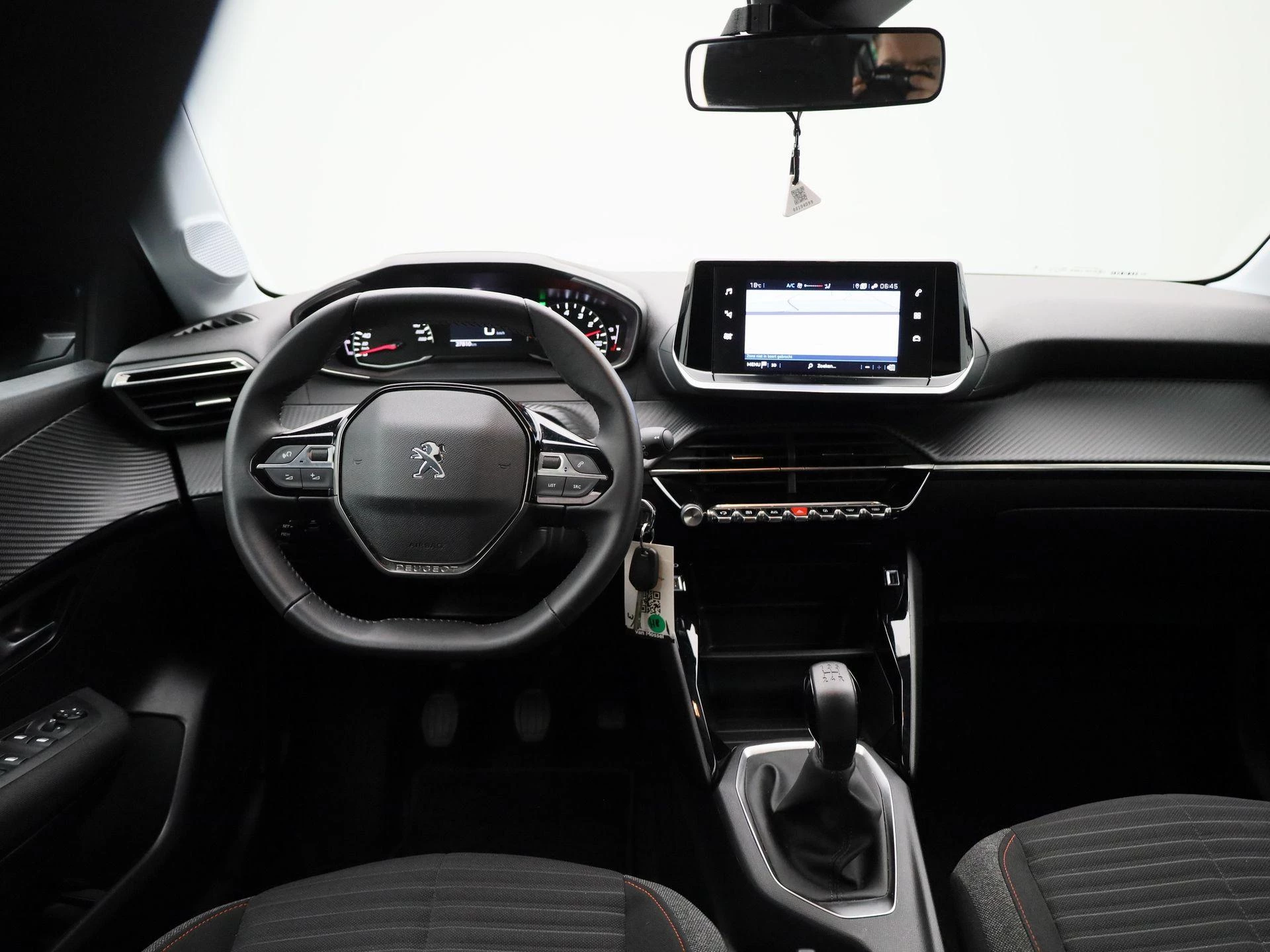 Peugeot-208-image-6