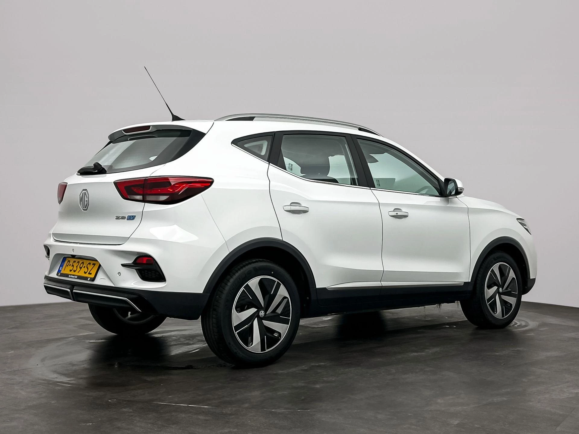 MG-ZS EV-image-6
