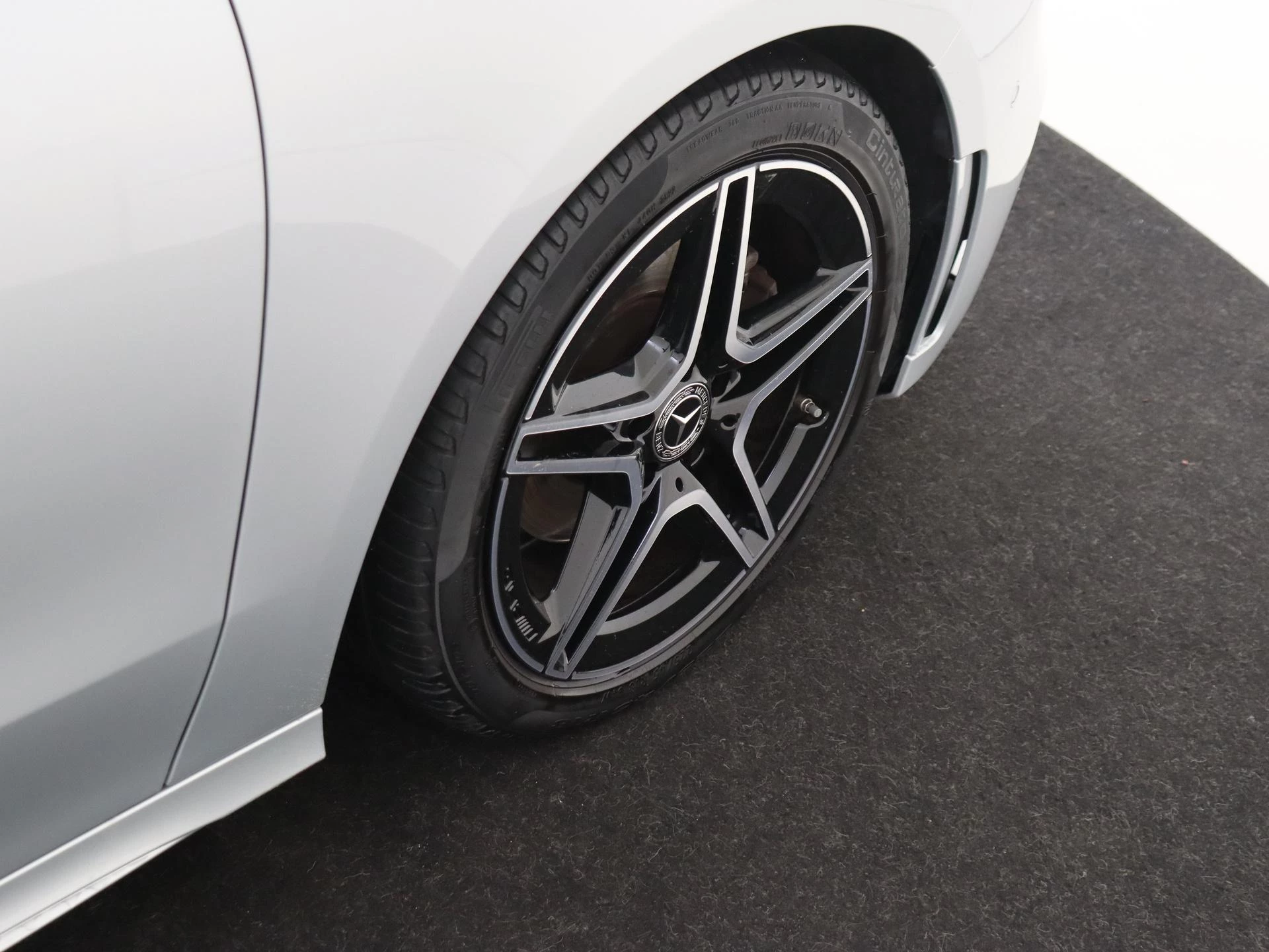 Mercedes-Benz-B-Klasse-image-9