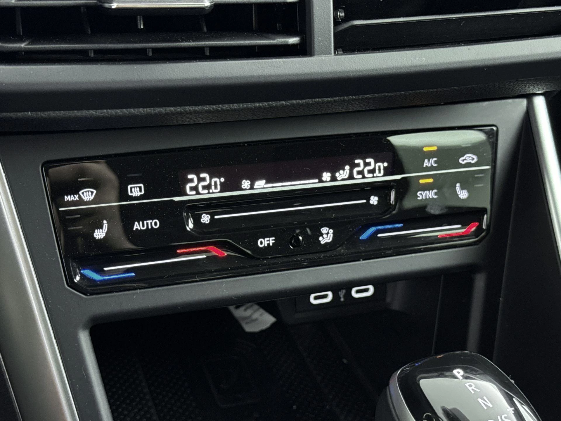 Volkswagen-Polo-image-17