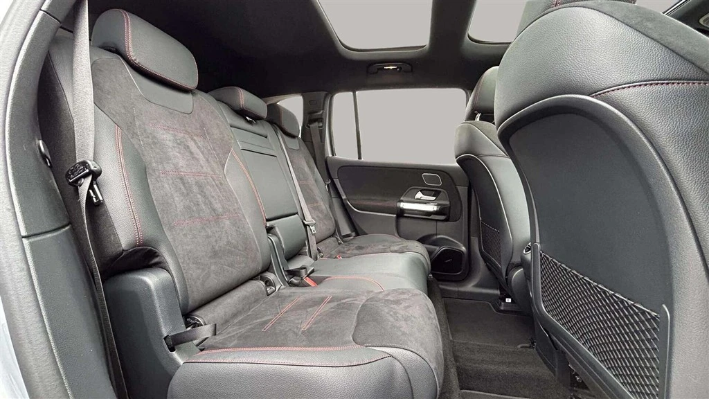 Mercedes-Benz-EQB-image-25