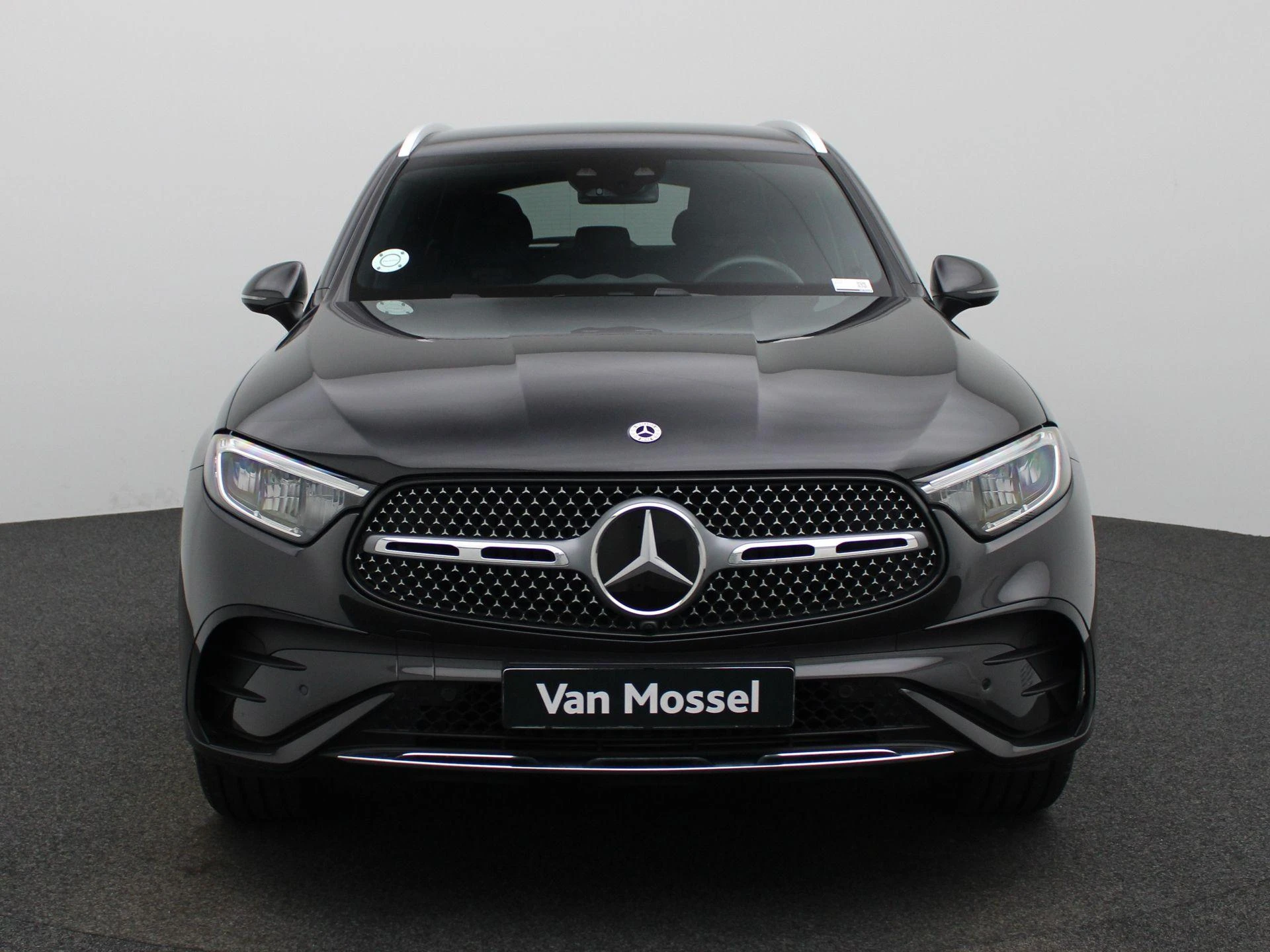 Mercedes-Benz-GLC-image-2