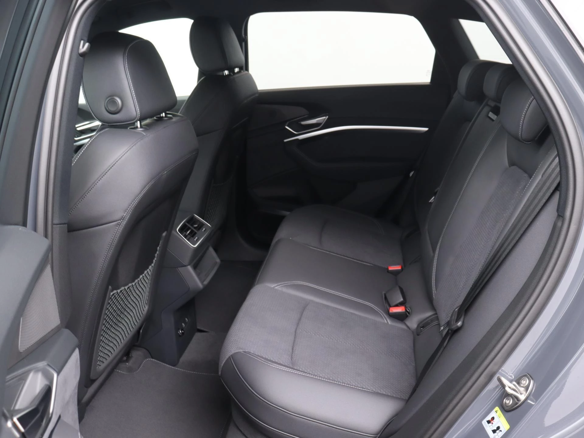 Audi-Q8 e-tron-image-17