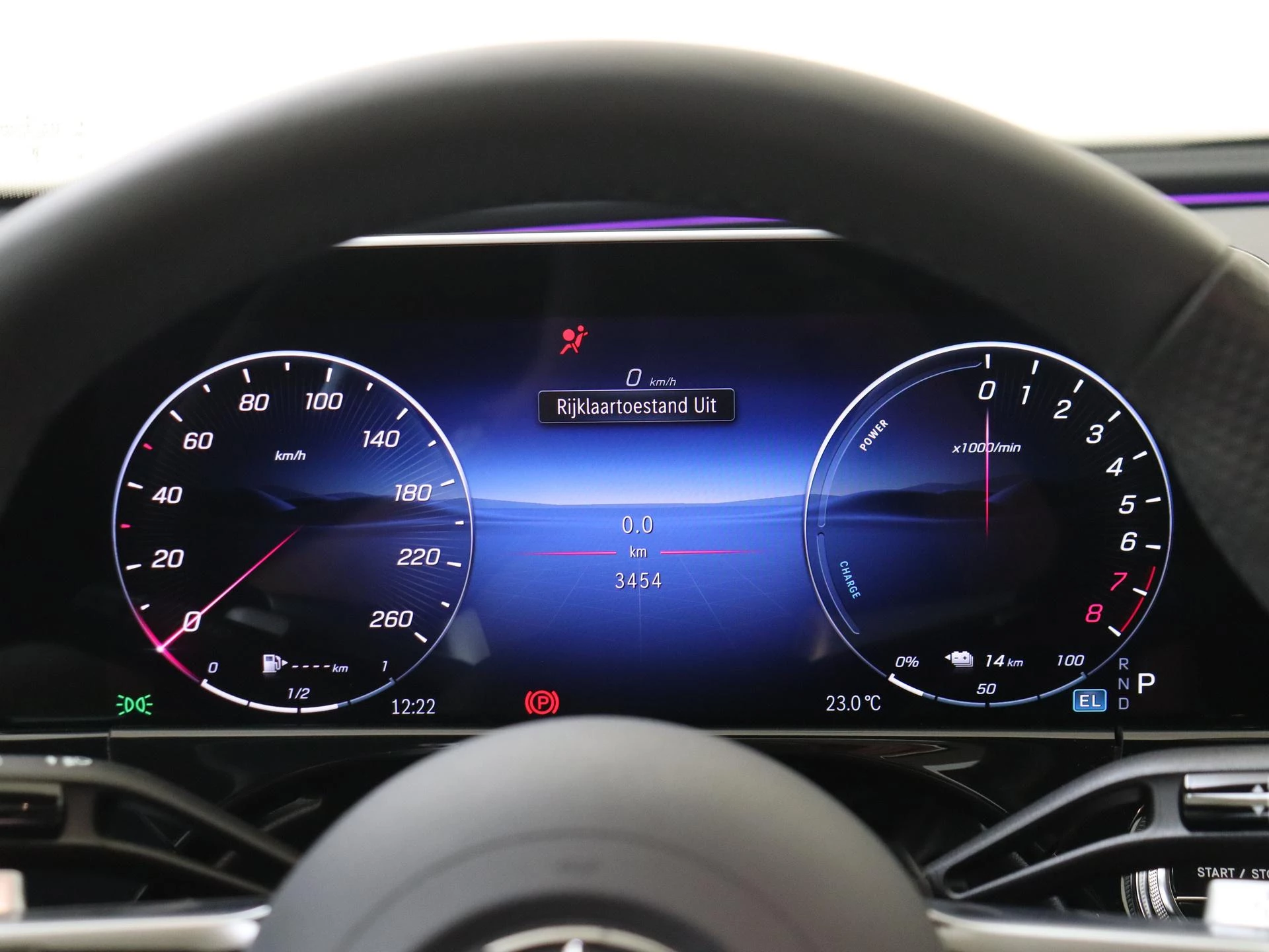 Mercedes-Benz-E-Klasse-image-11