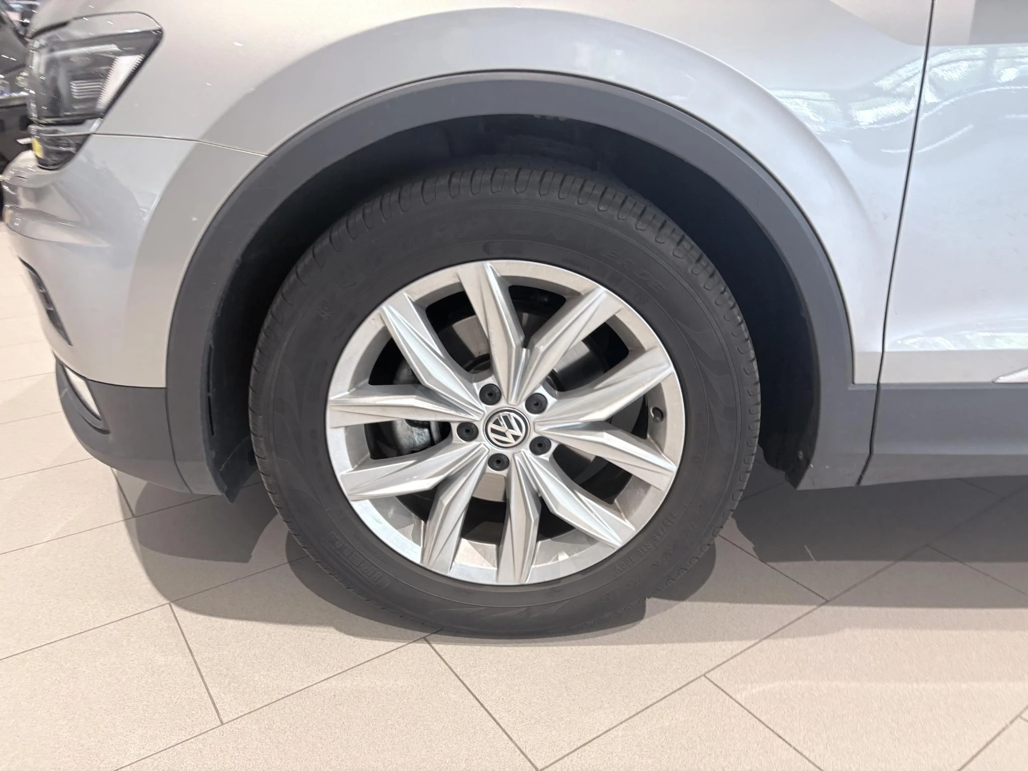 Volkswagen-Tiguan-image-1