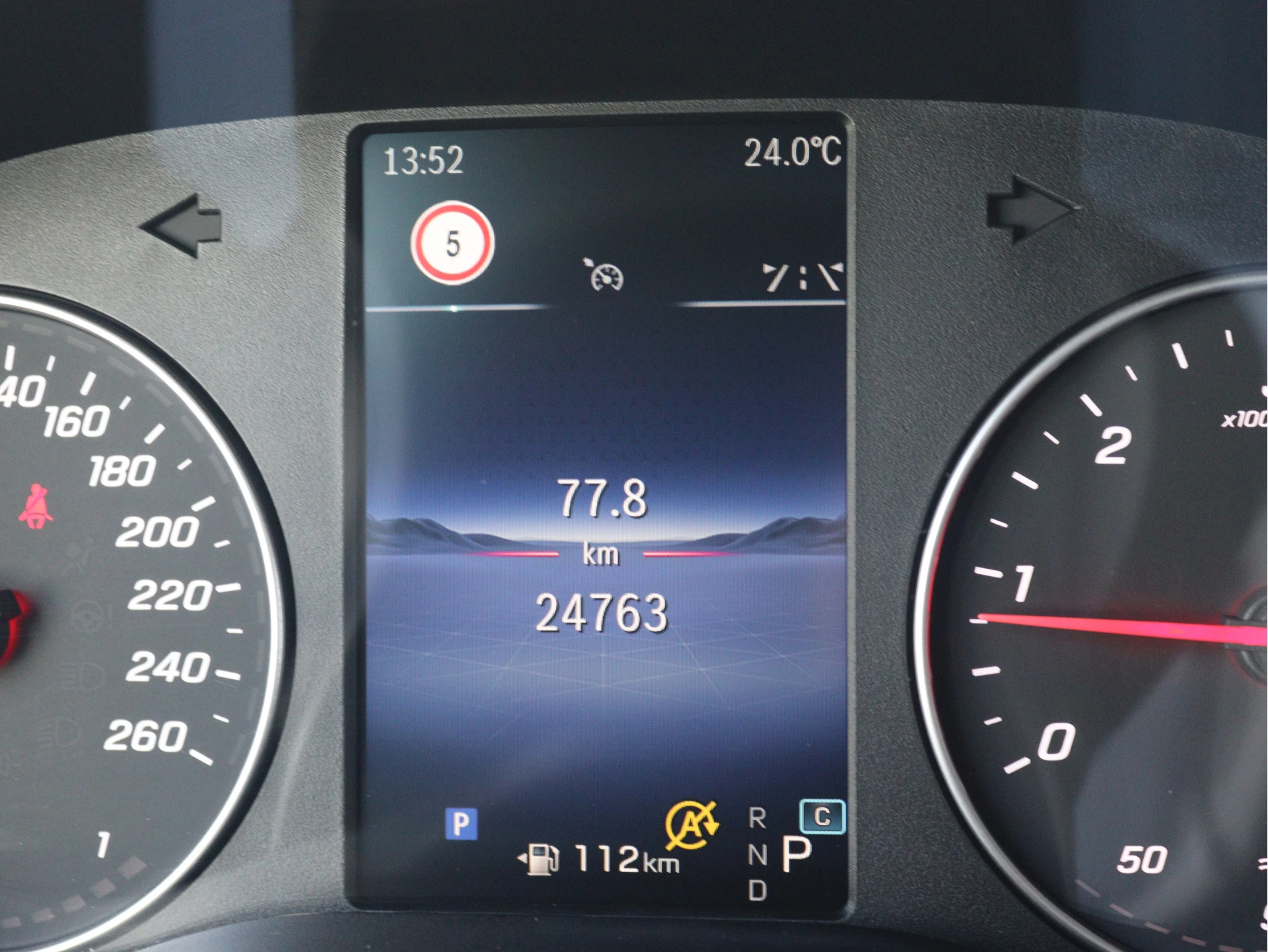 Mercedes-Benz-Vito-image-5