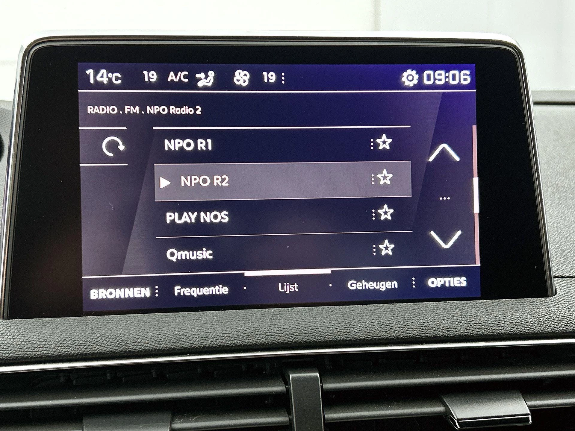 Peugeot-5008-image-34