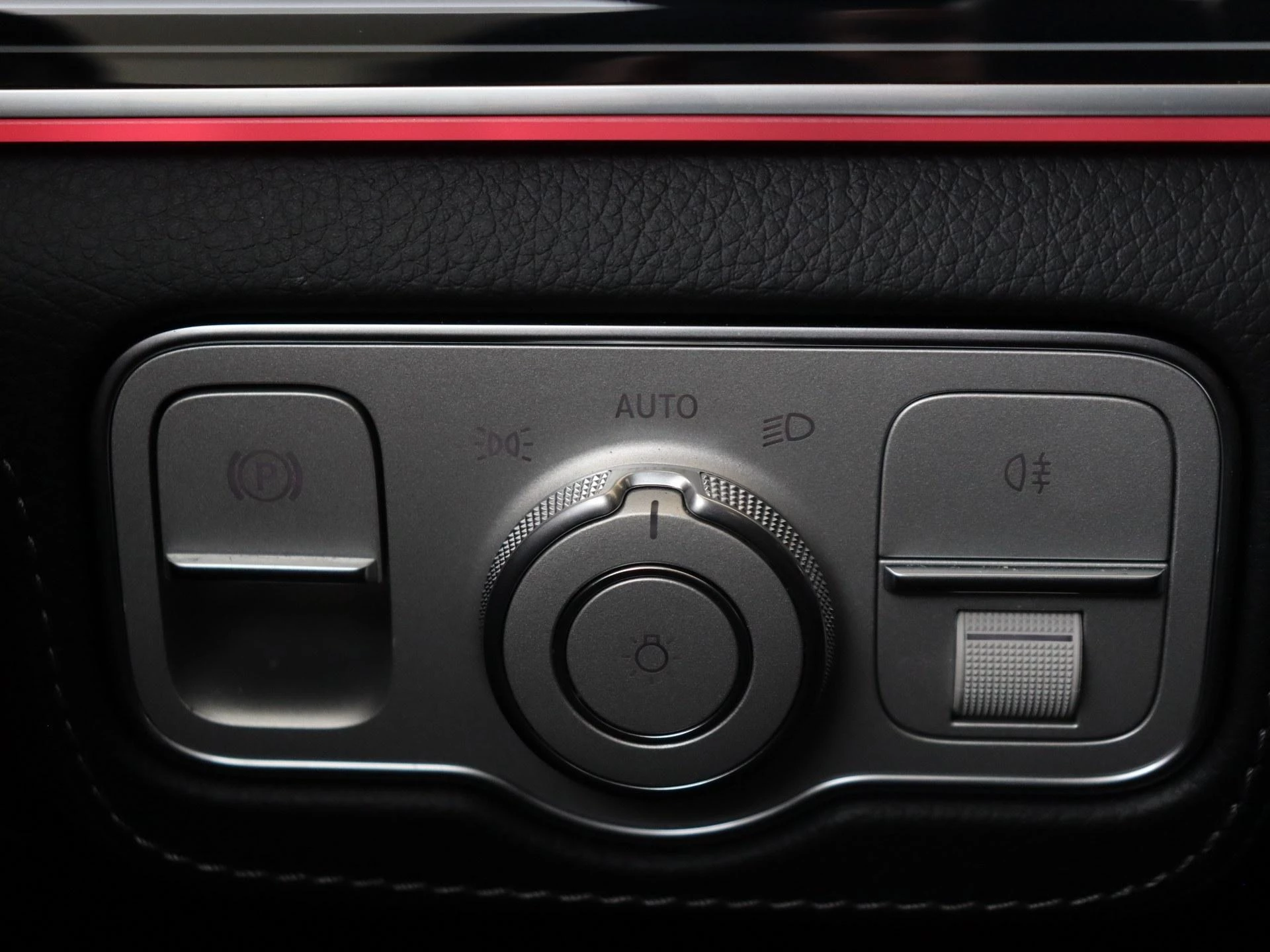 Mercedes-Benz-GLE-image-29