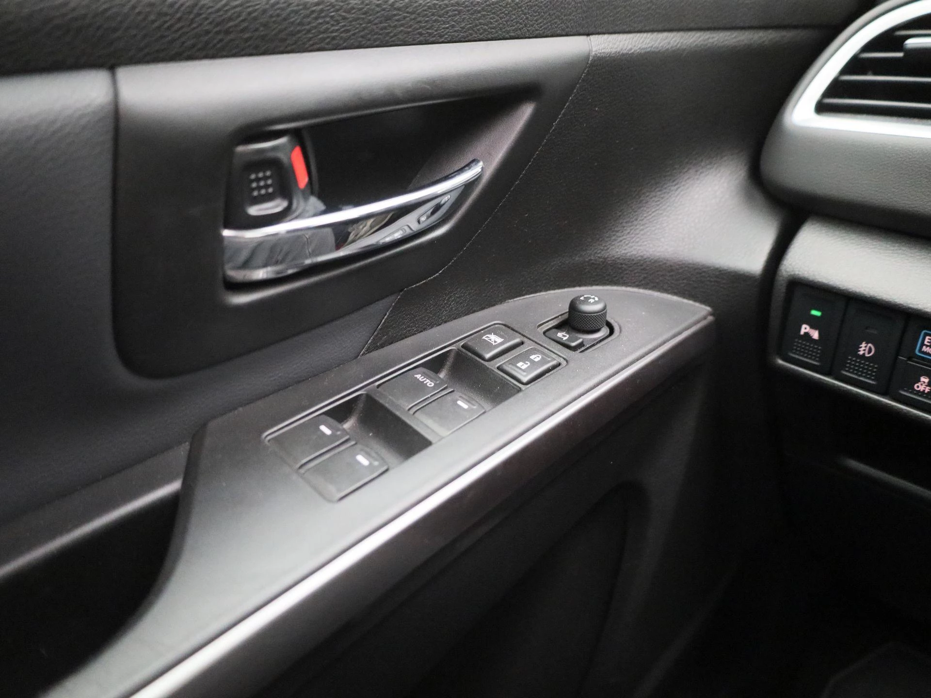 Suzuki-S-Cross-image-25