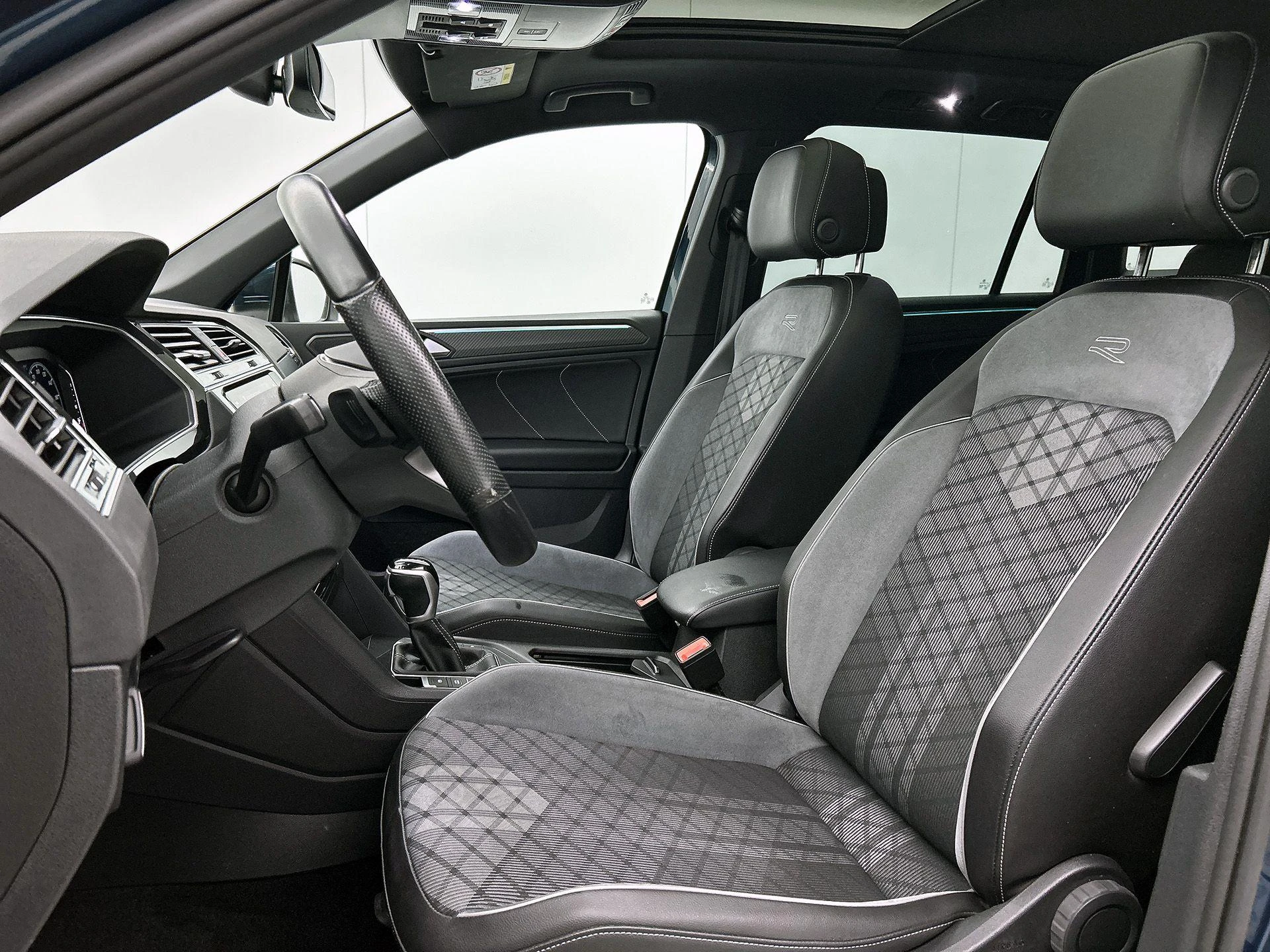 Volkswagen-Tiguan-image-34