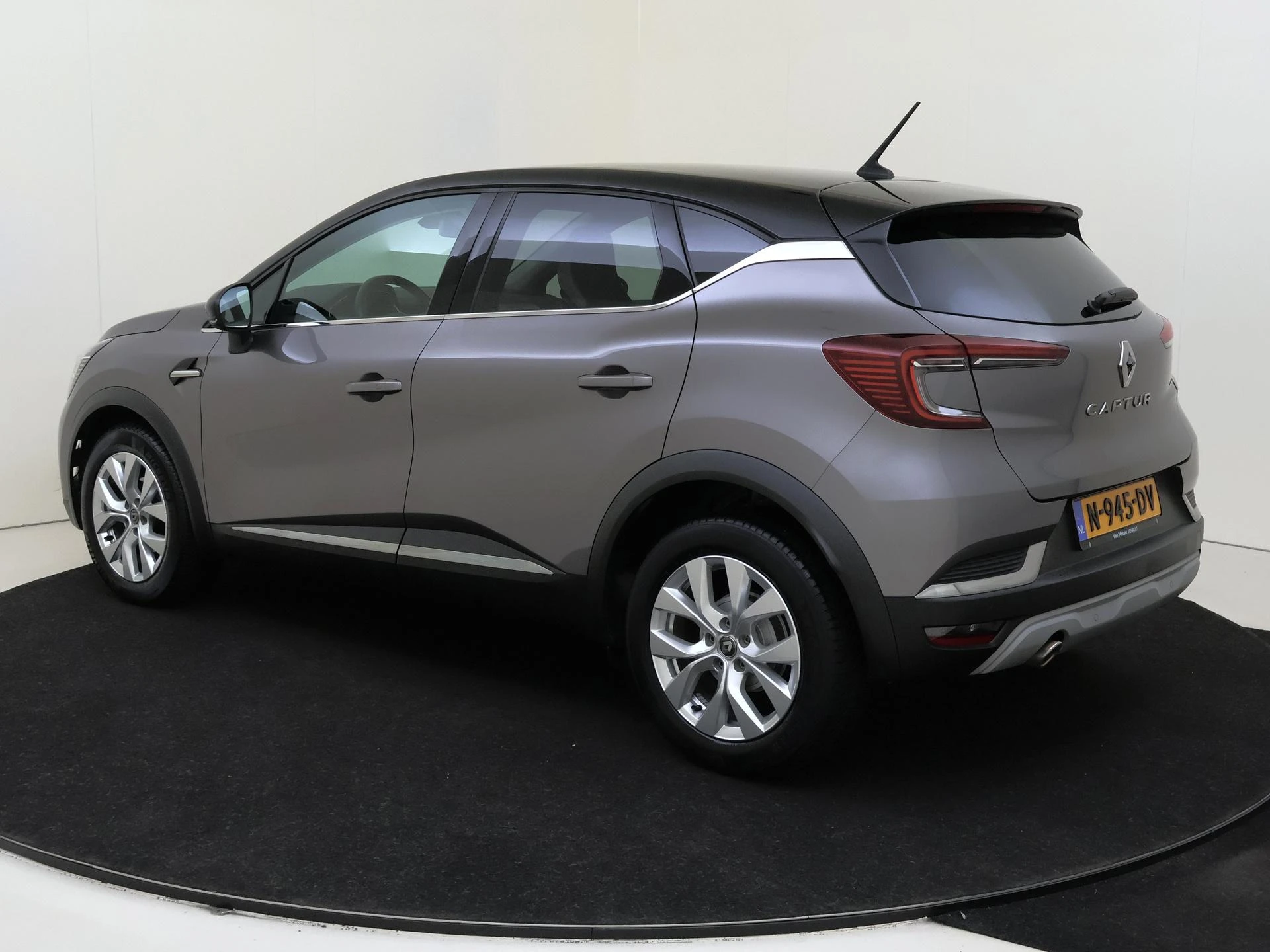 Renault-Captur-image-2