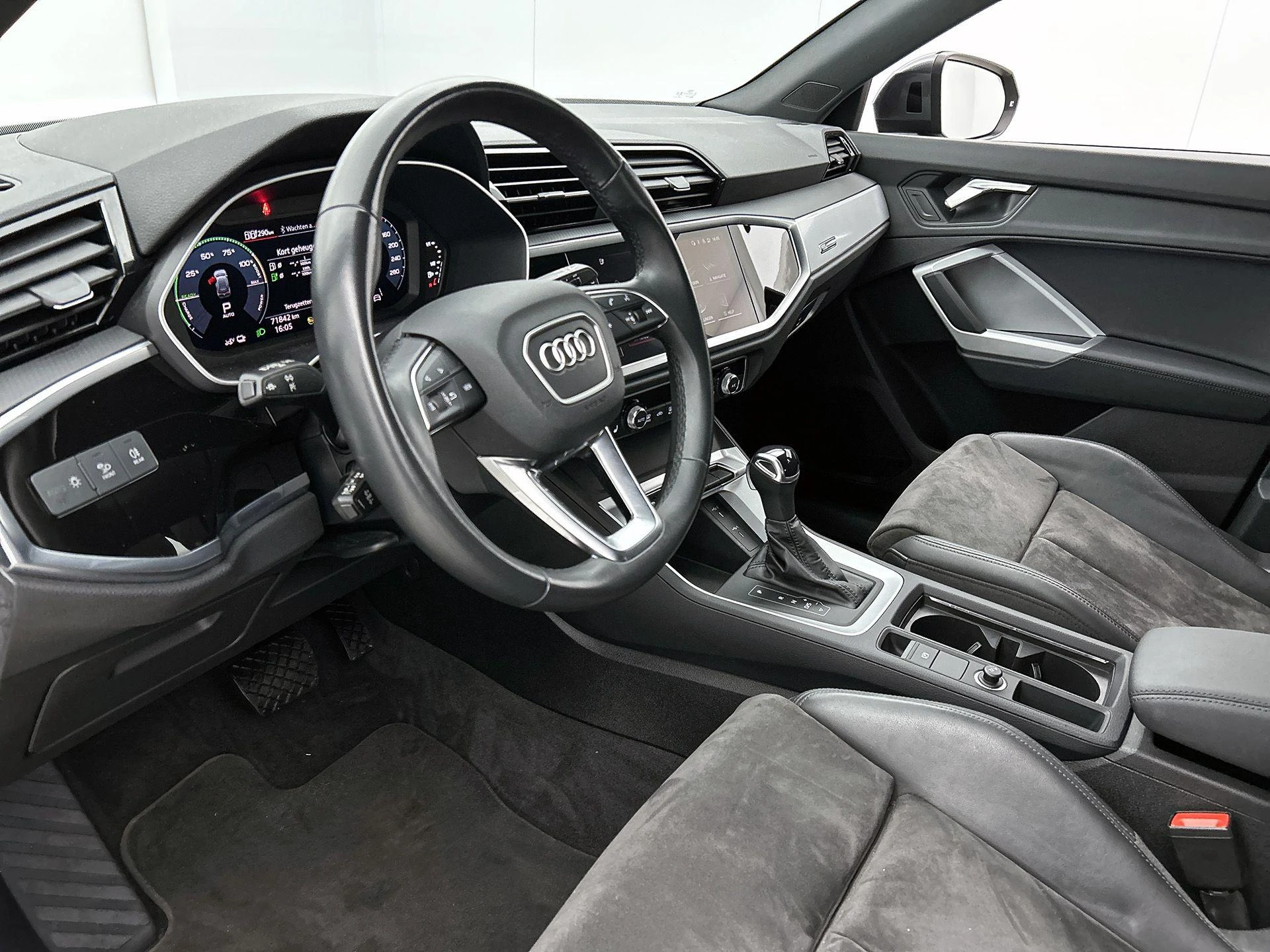 Audi-Q3-image-19