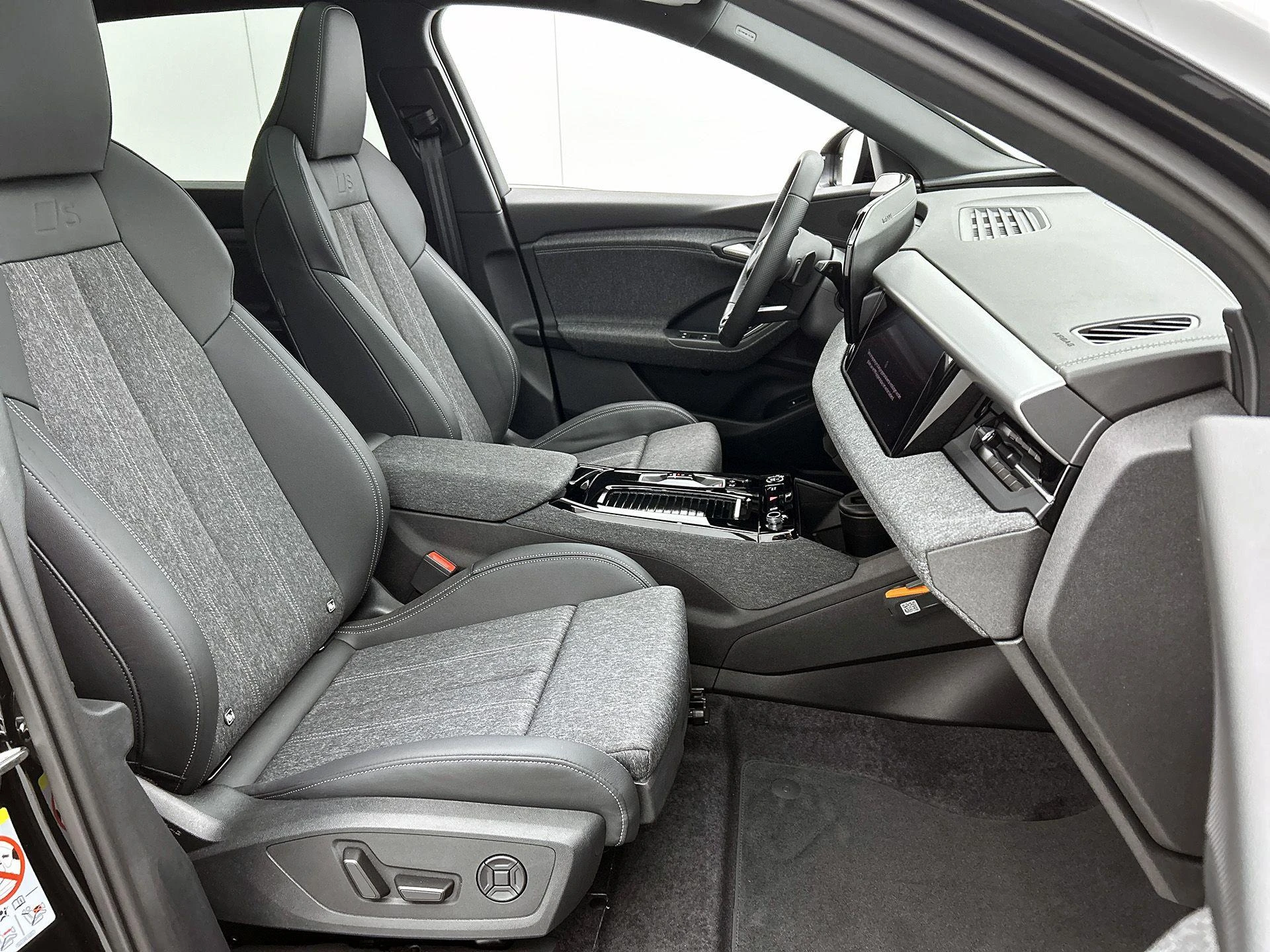 Audi-Q6 e-tron-image-35
