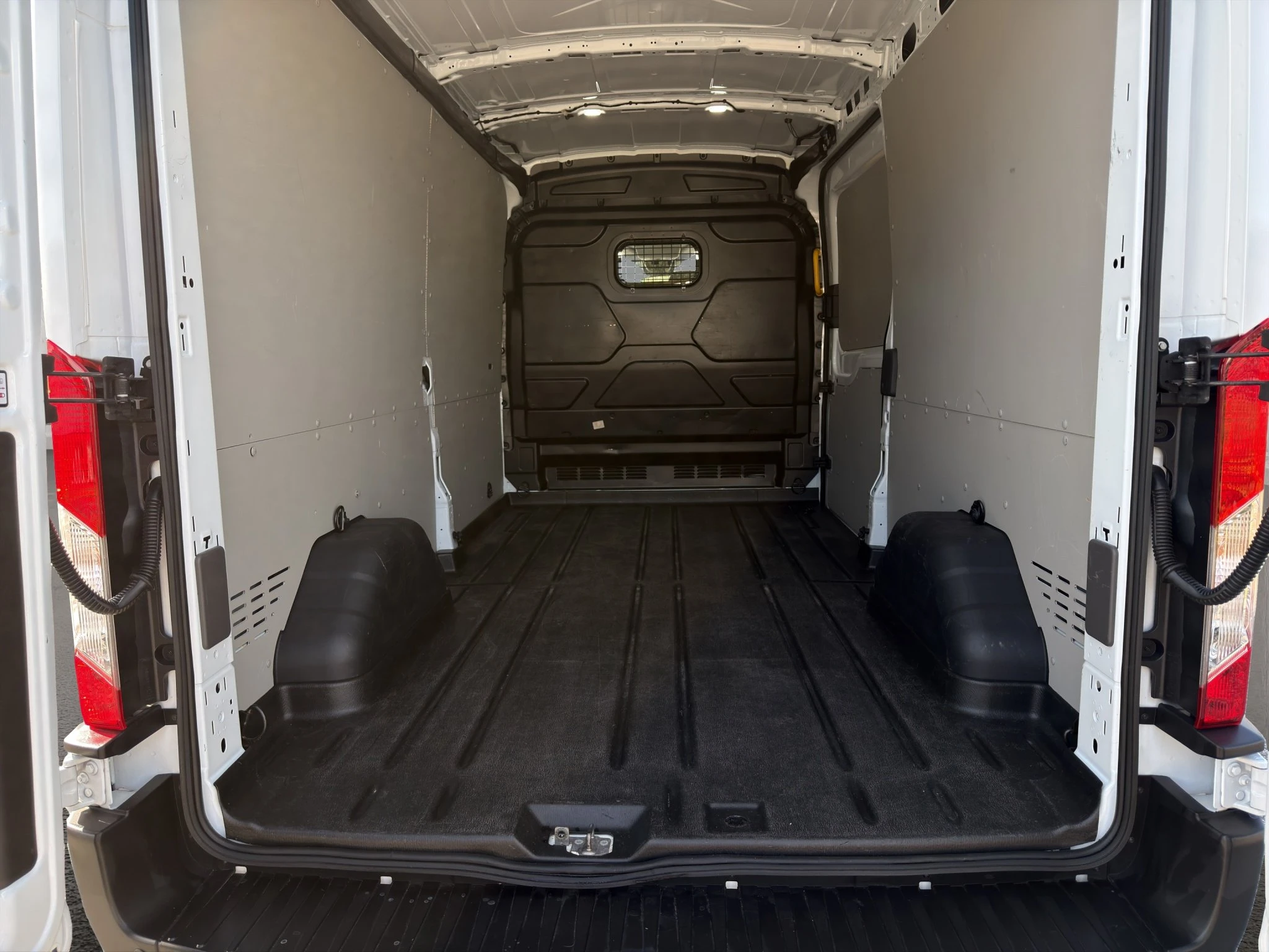 Ford-Transit-image-17